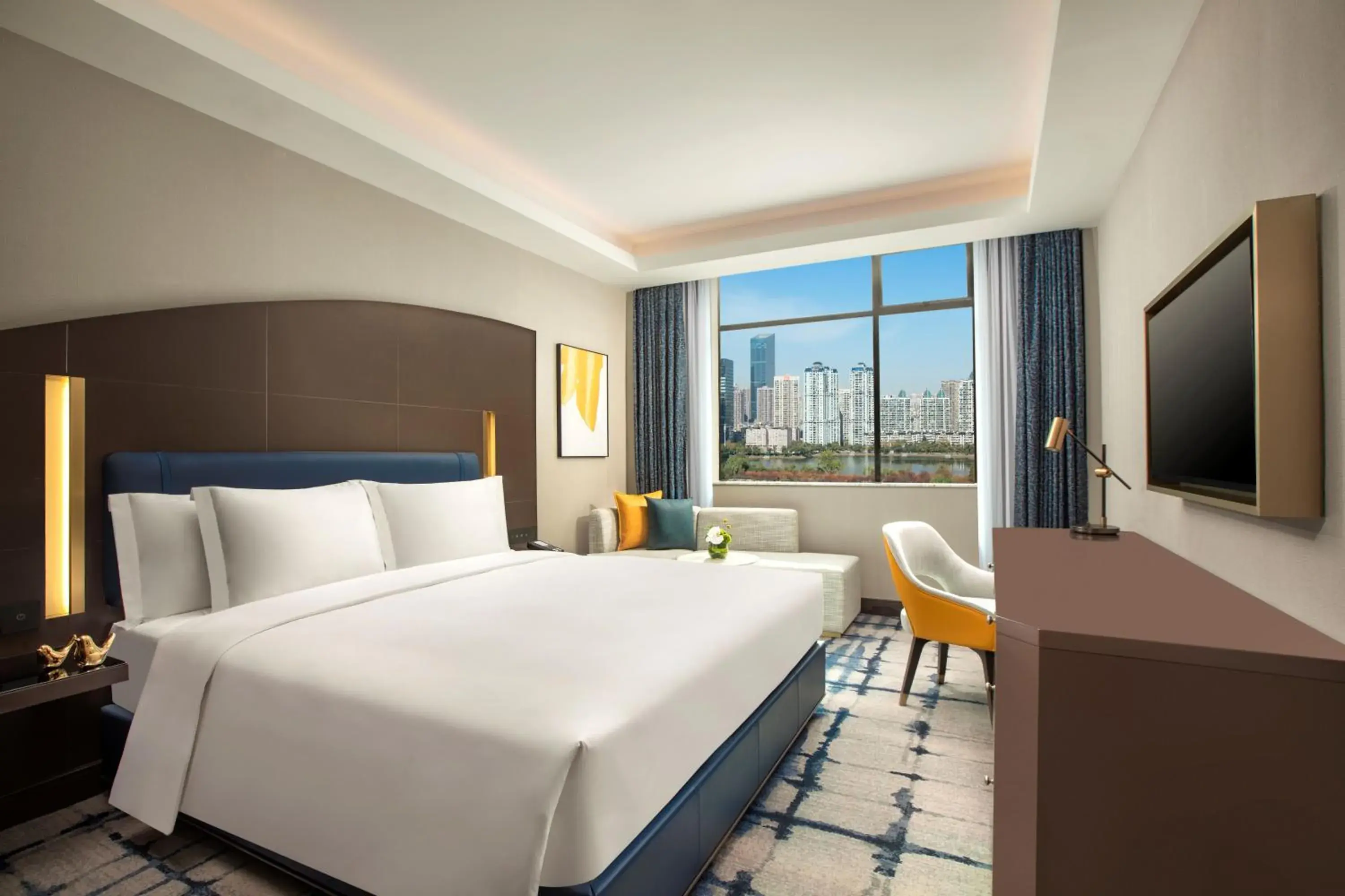 Standard King Room with City View in voco Wuhan Xinhua by IHG Standard King Room with City View in voco Wuhan Xinhua by IHG