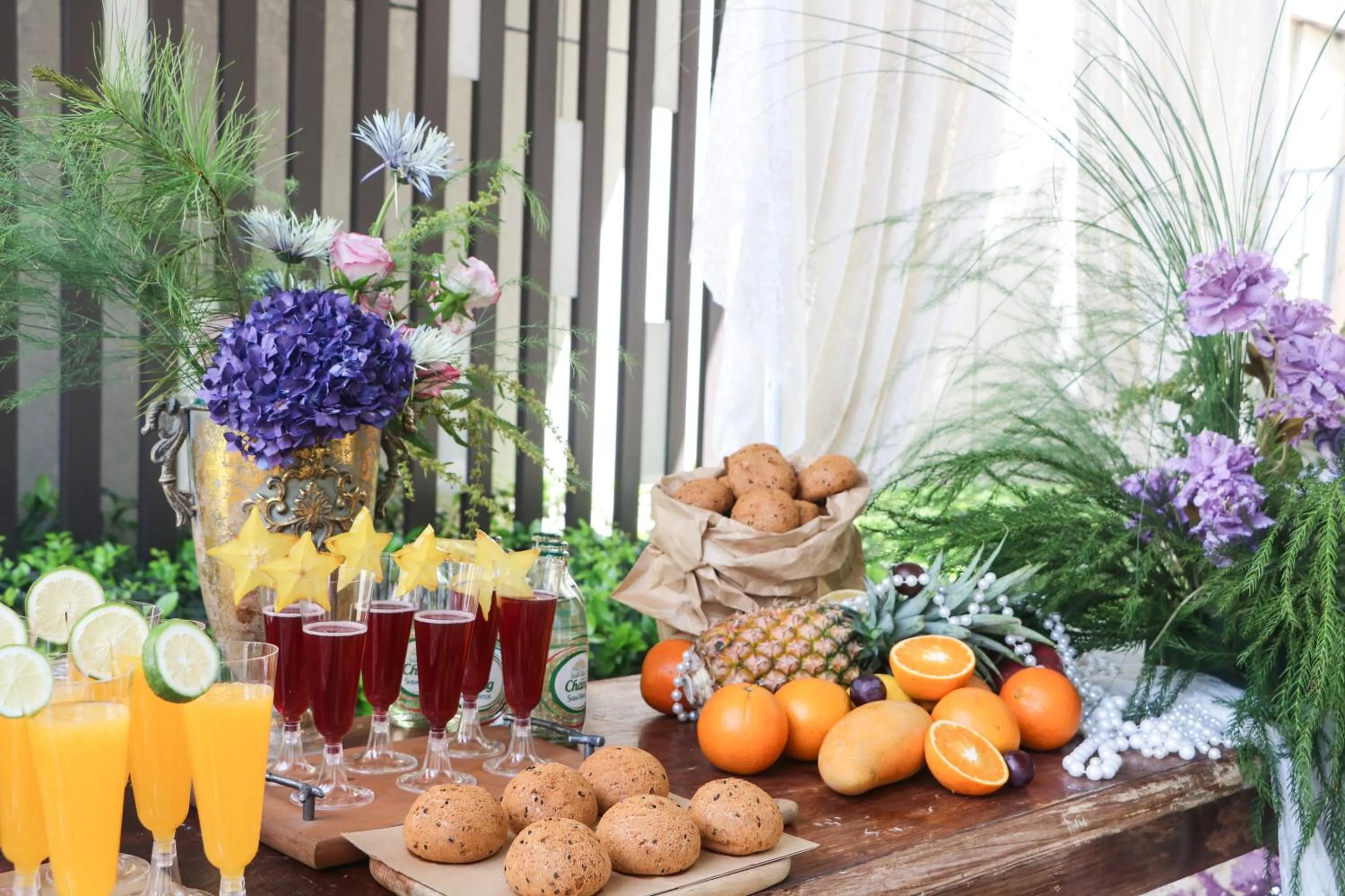 Garden in voco Wuhan Xinhua by IHG