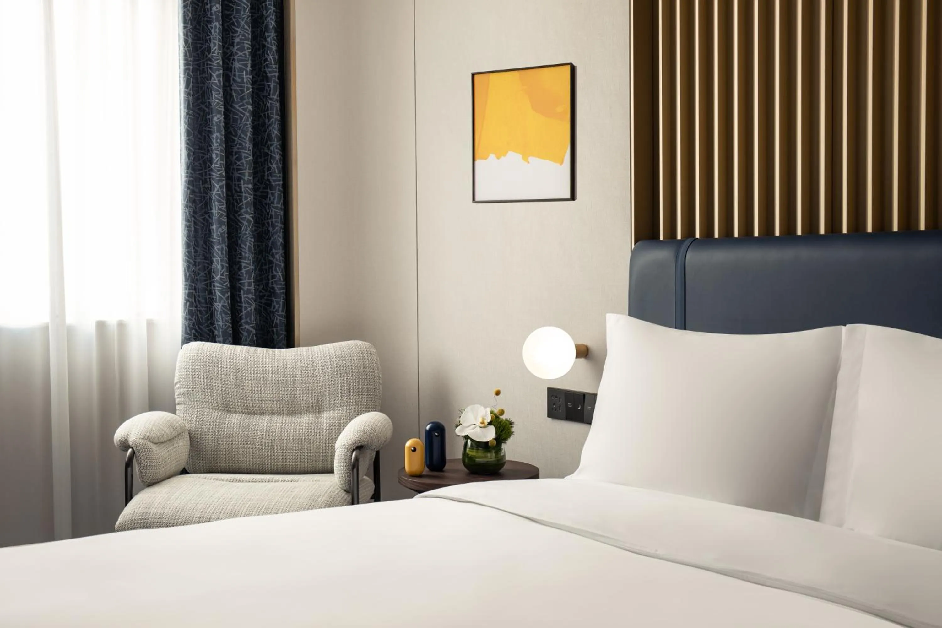 Bed in voco Wuhan Xinhua by IHG