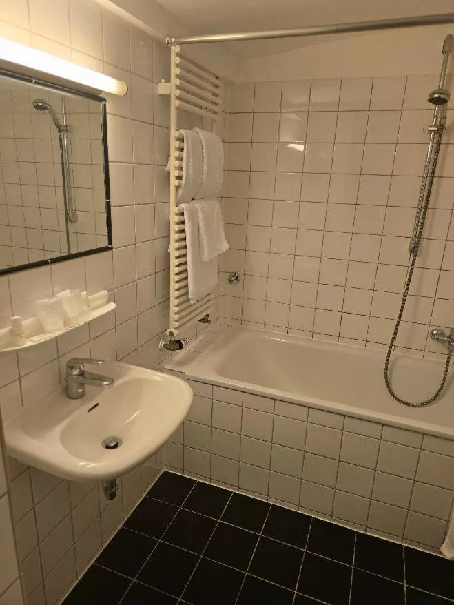 Bath in Hotel Stern - Self Check-In