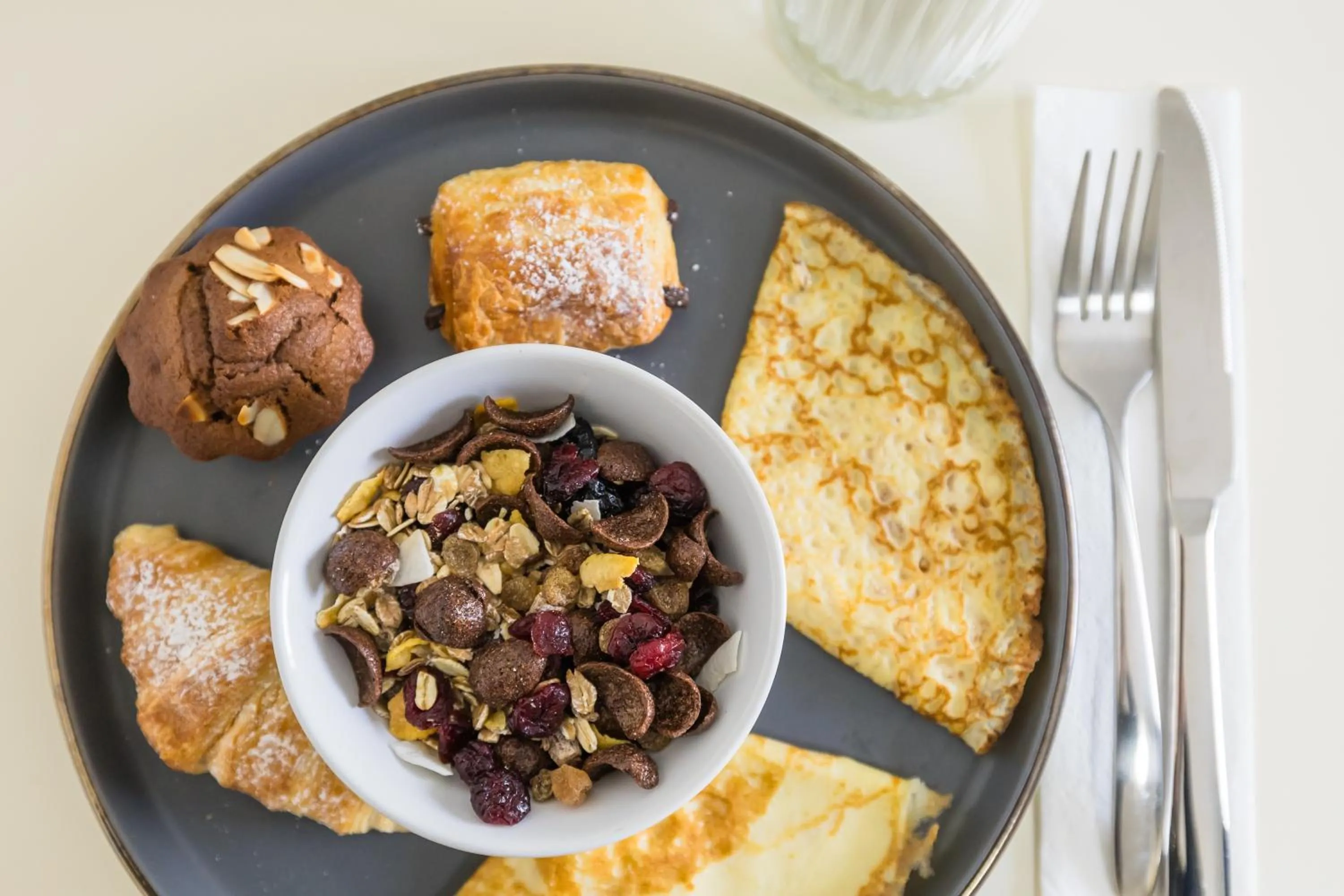 Food and drinks in Le Blanc ApartHotel