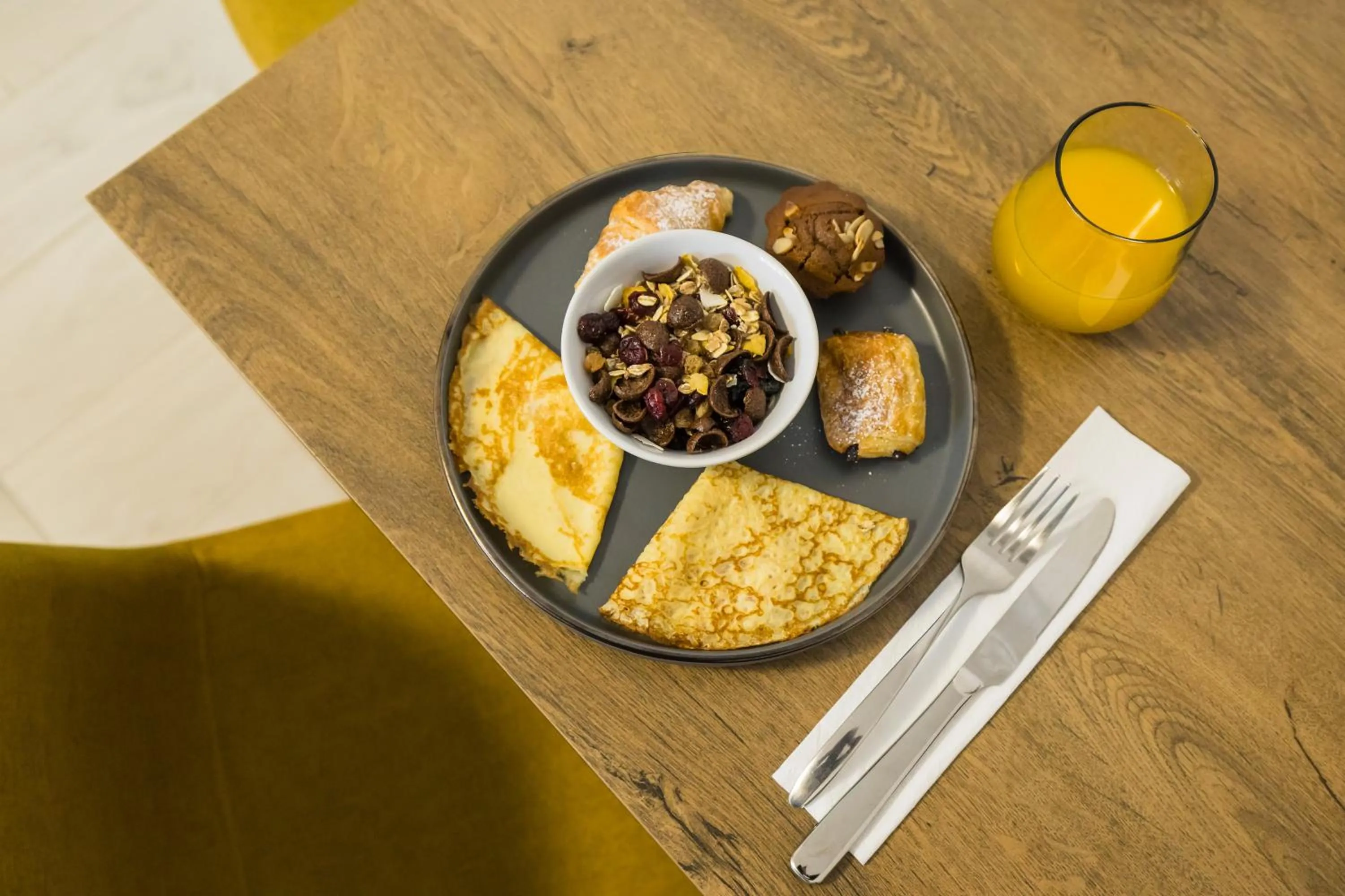 Food and drinks in Le Blanc ApartHotel