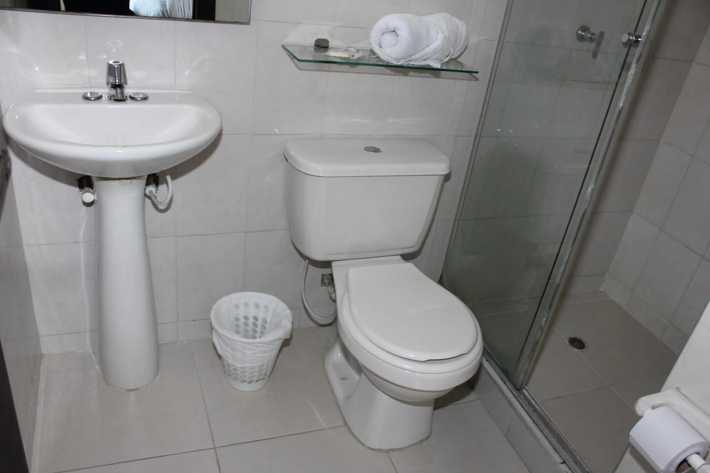 Shower in Hotel Montecarlo Boutique