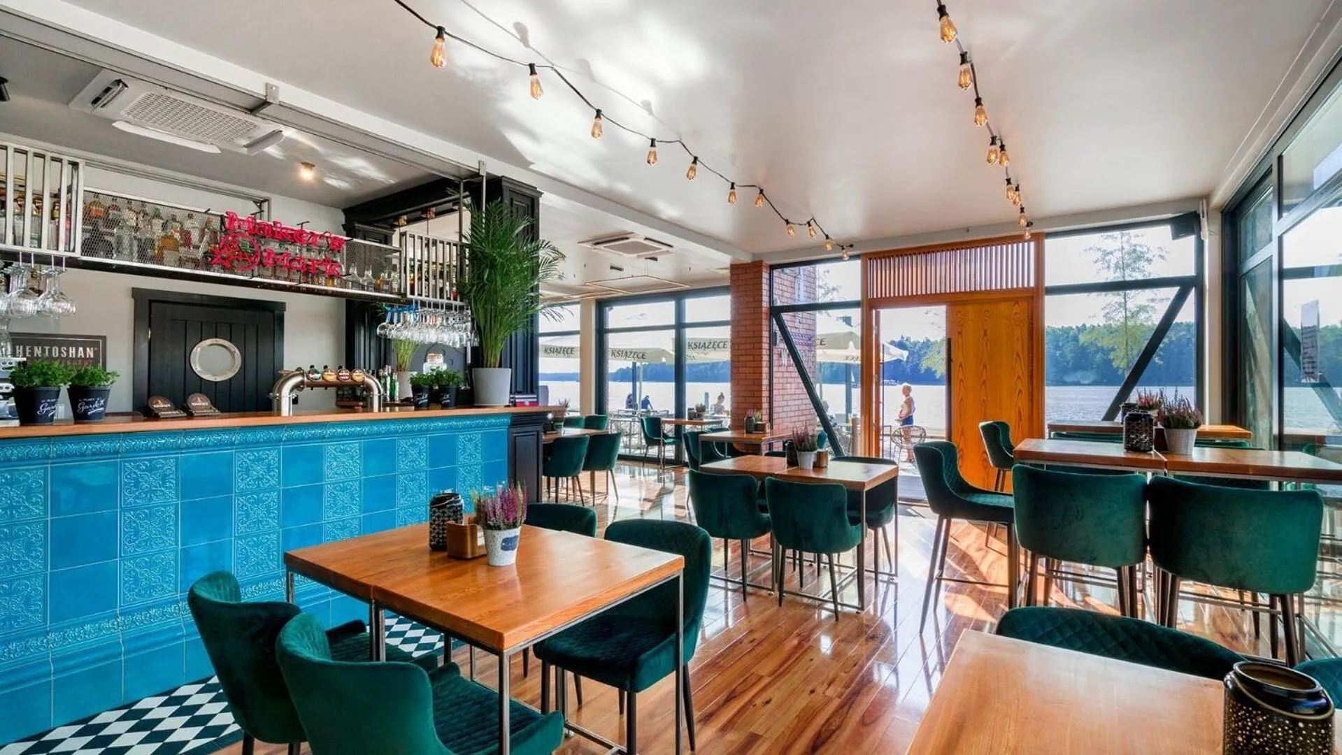 Restaurant/places to eat in Kurort Kameralny