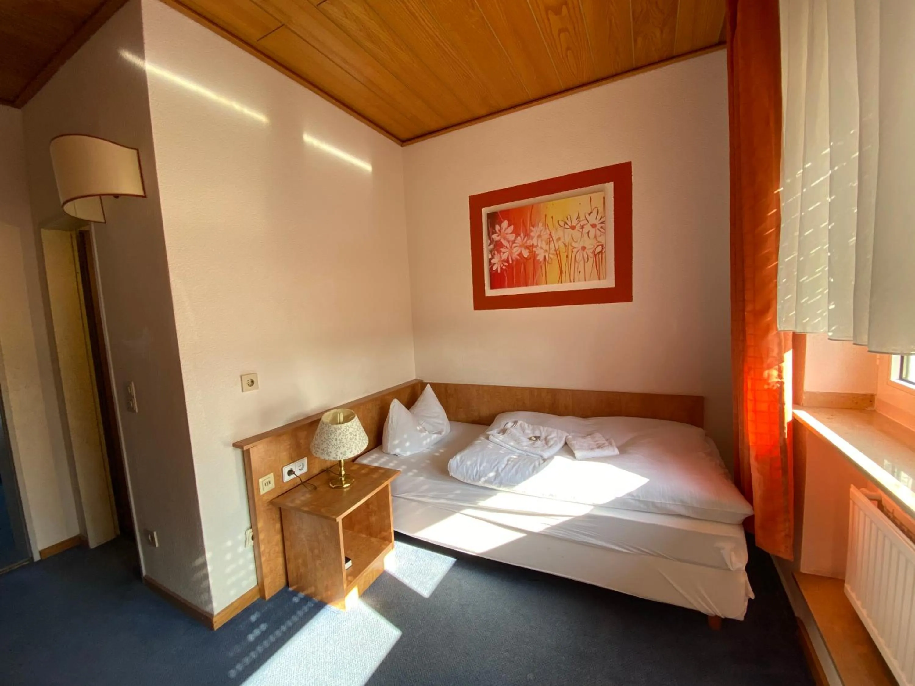 Photo of the whole room, Bed in Hubertus-Hof