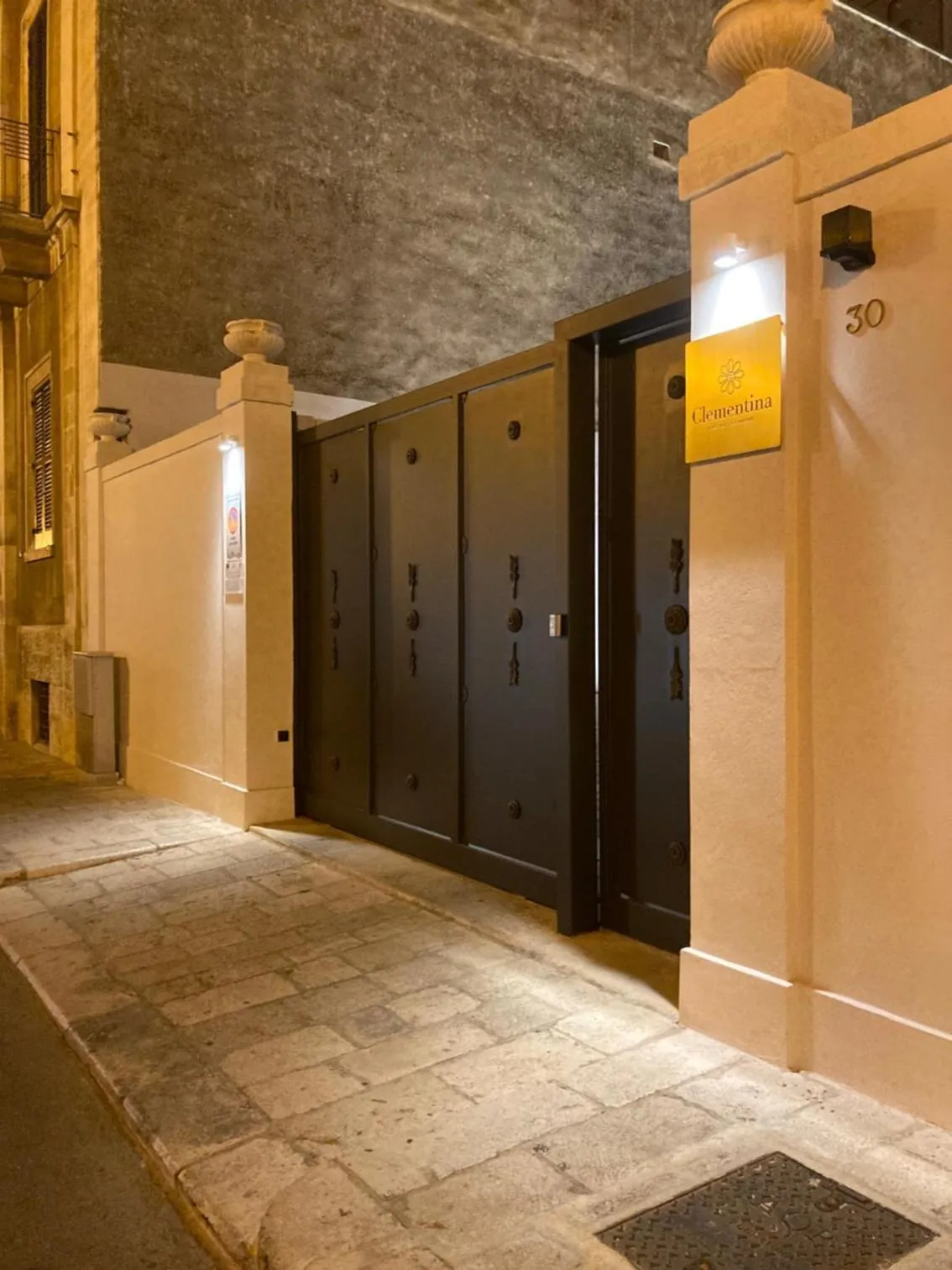 Facade/entrance in Dimora Clementina