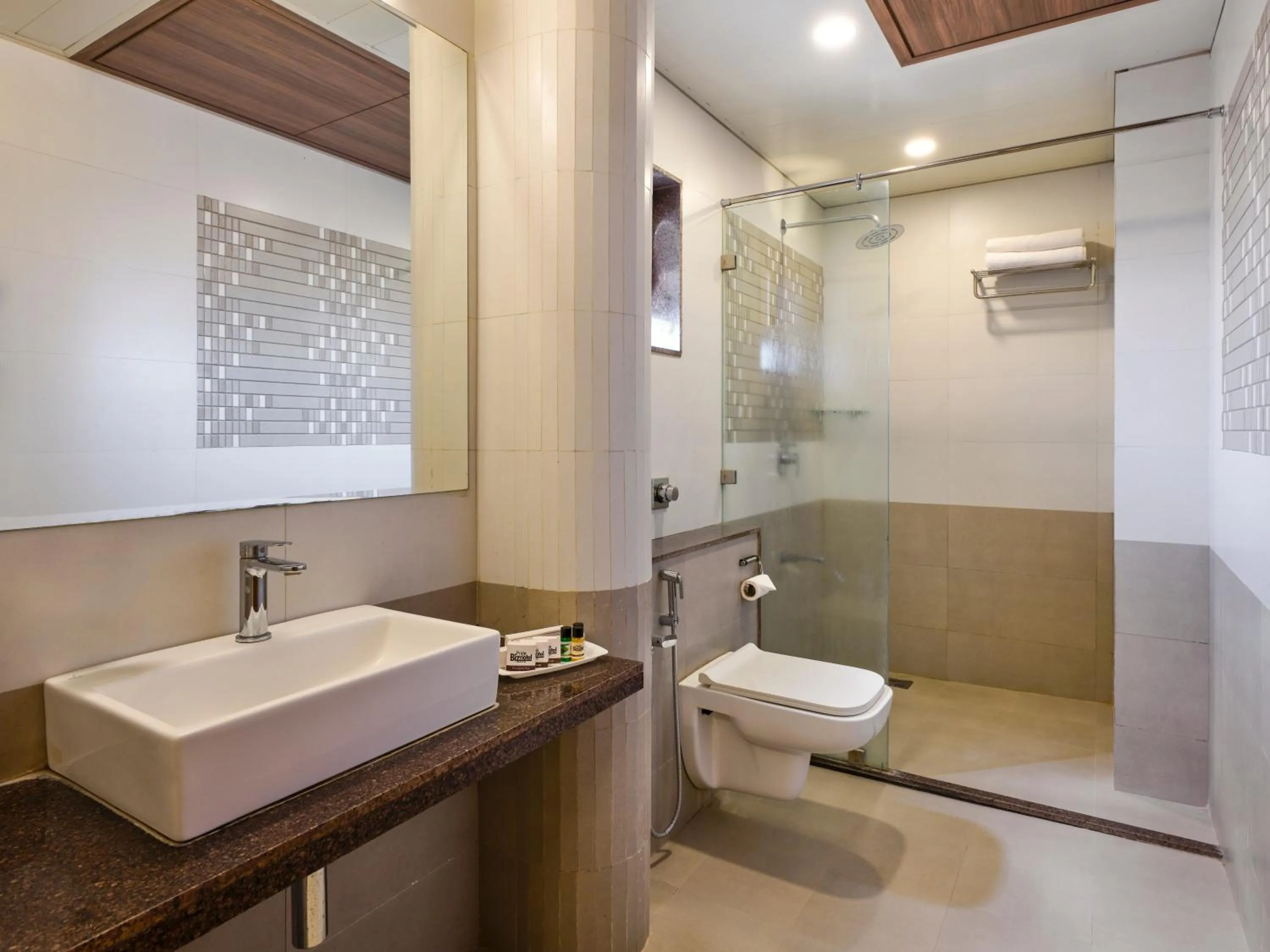 Bathroom in Pride Biznotel Sasan Gir