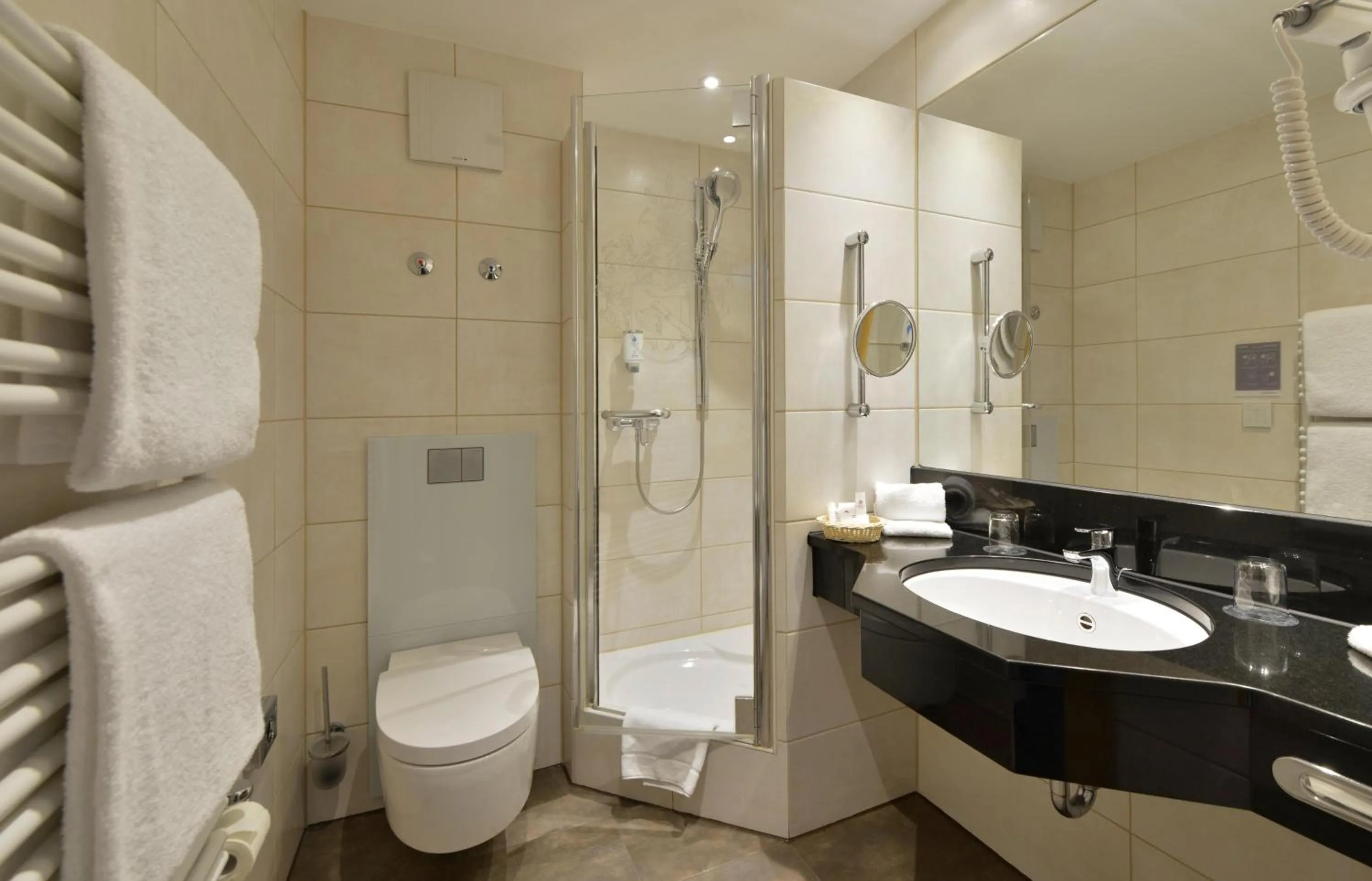 Shower in Best Western Plus Hotel Erb