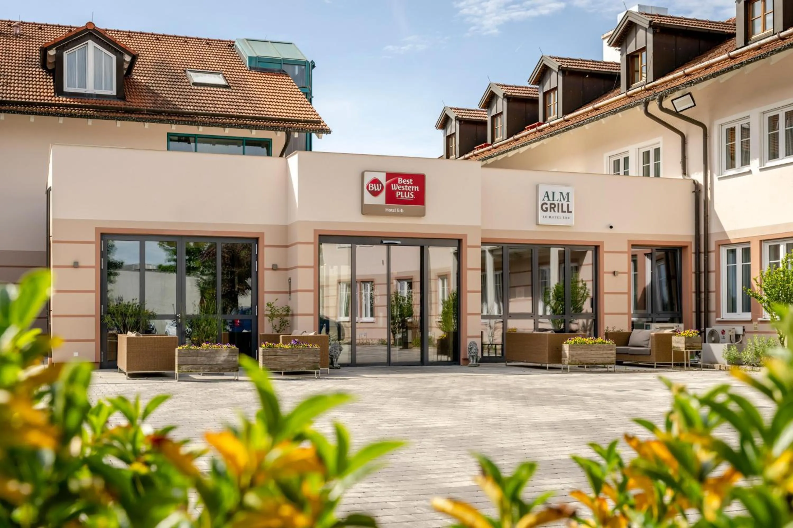 Property building in Best Western Plus Hotel Erb