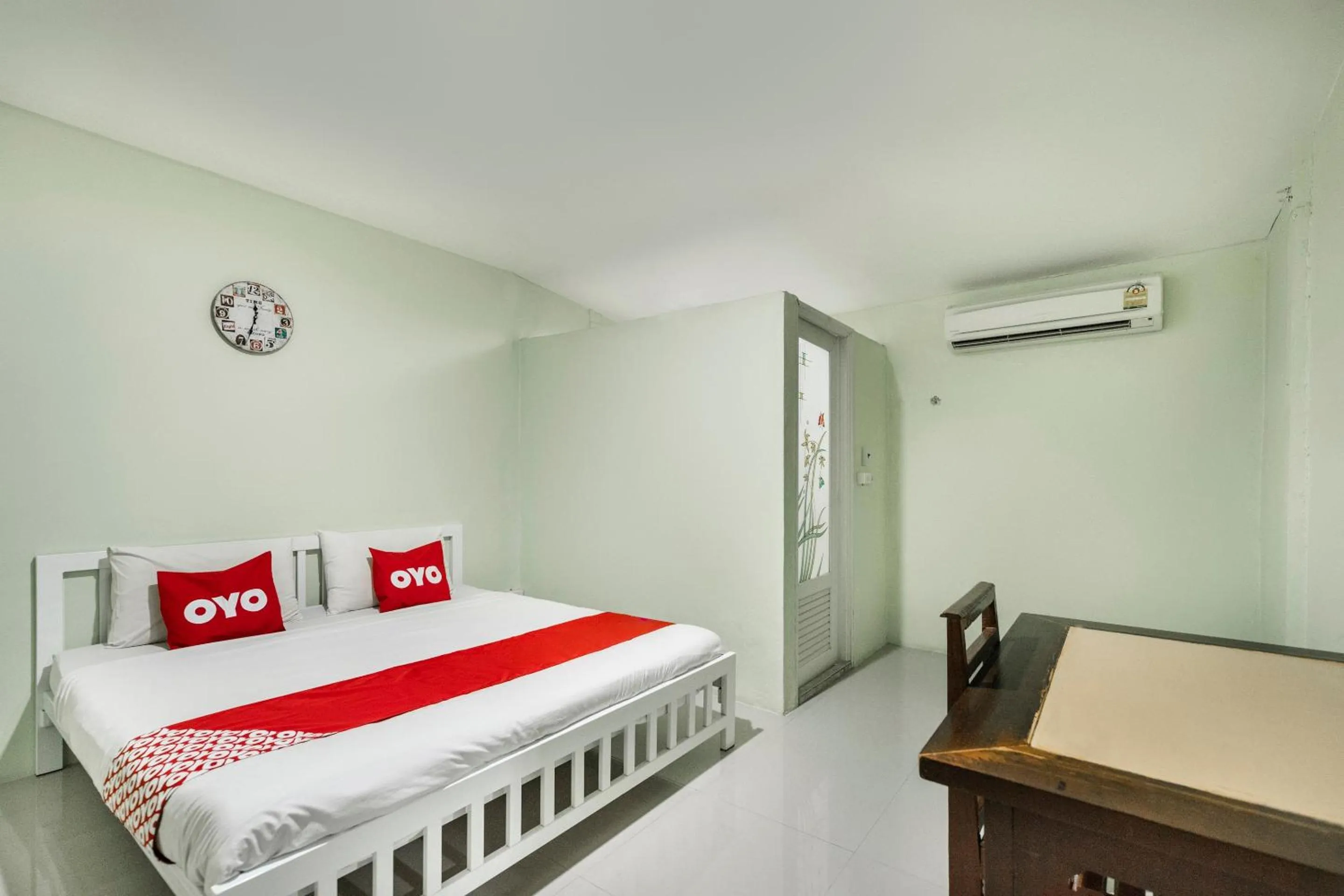 Bedroom, Bed in I Oun Inn