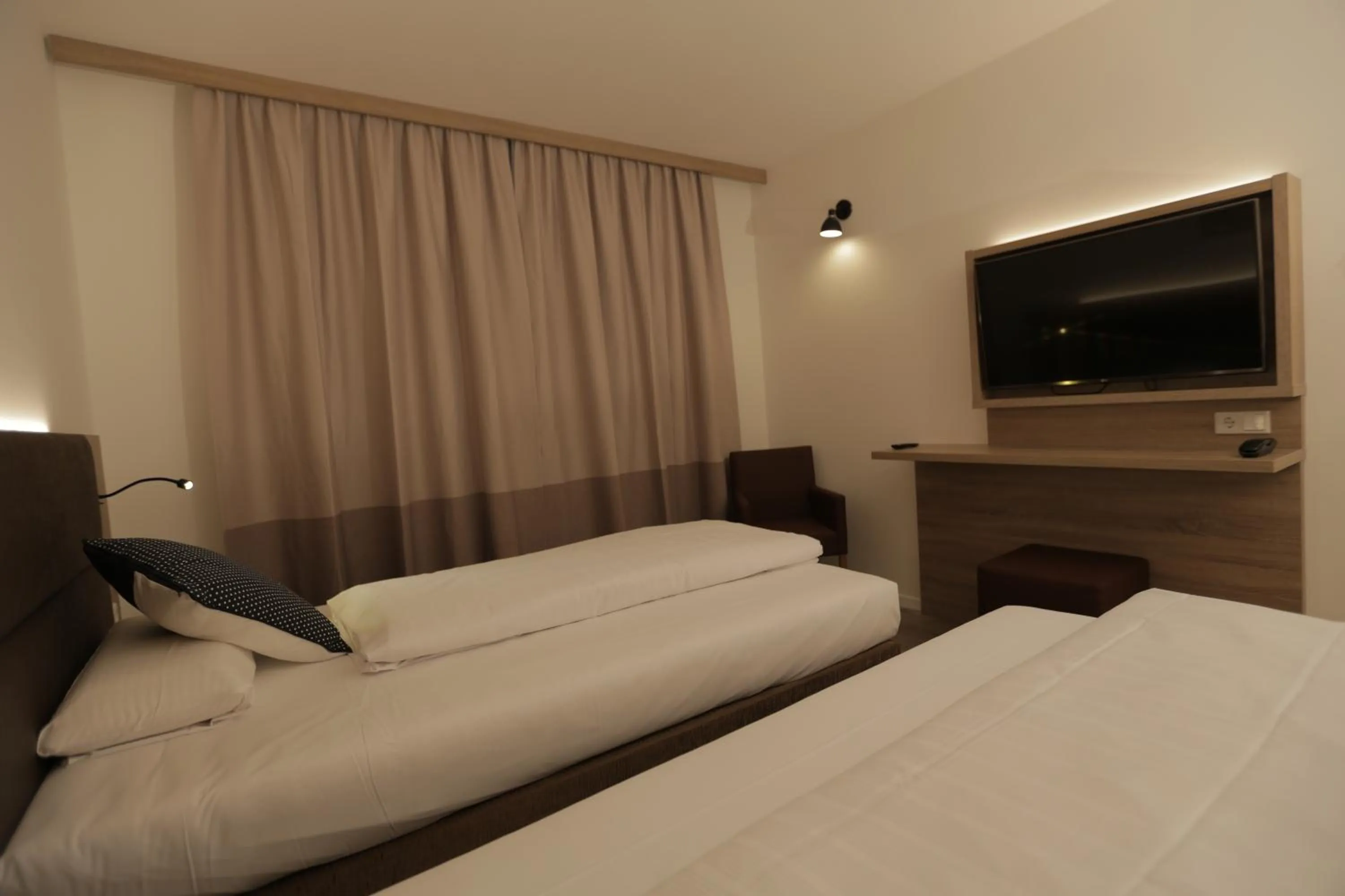 Bed in Galeria Airport Hotel