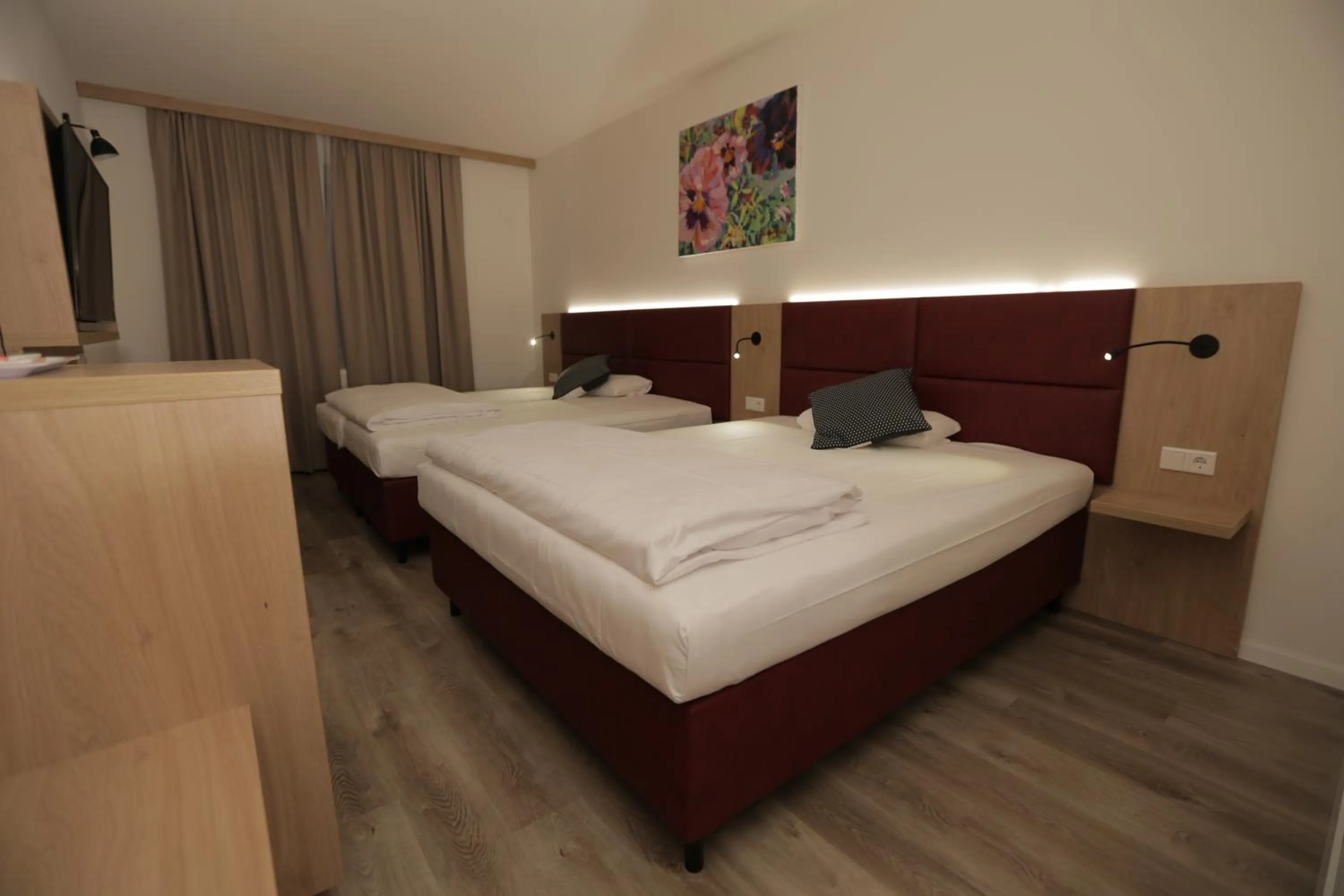 Bed in Galeria Airport Hotel