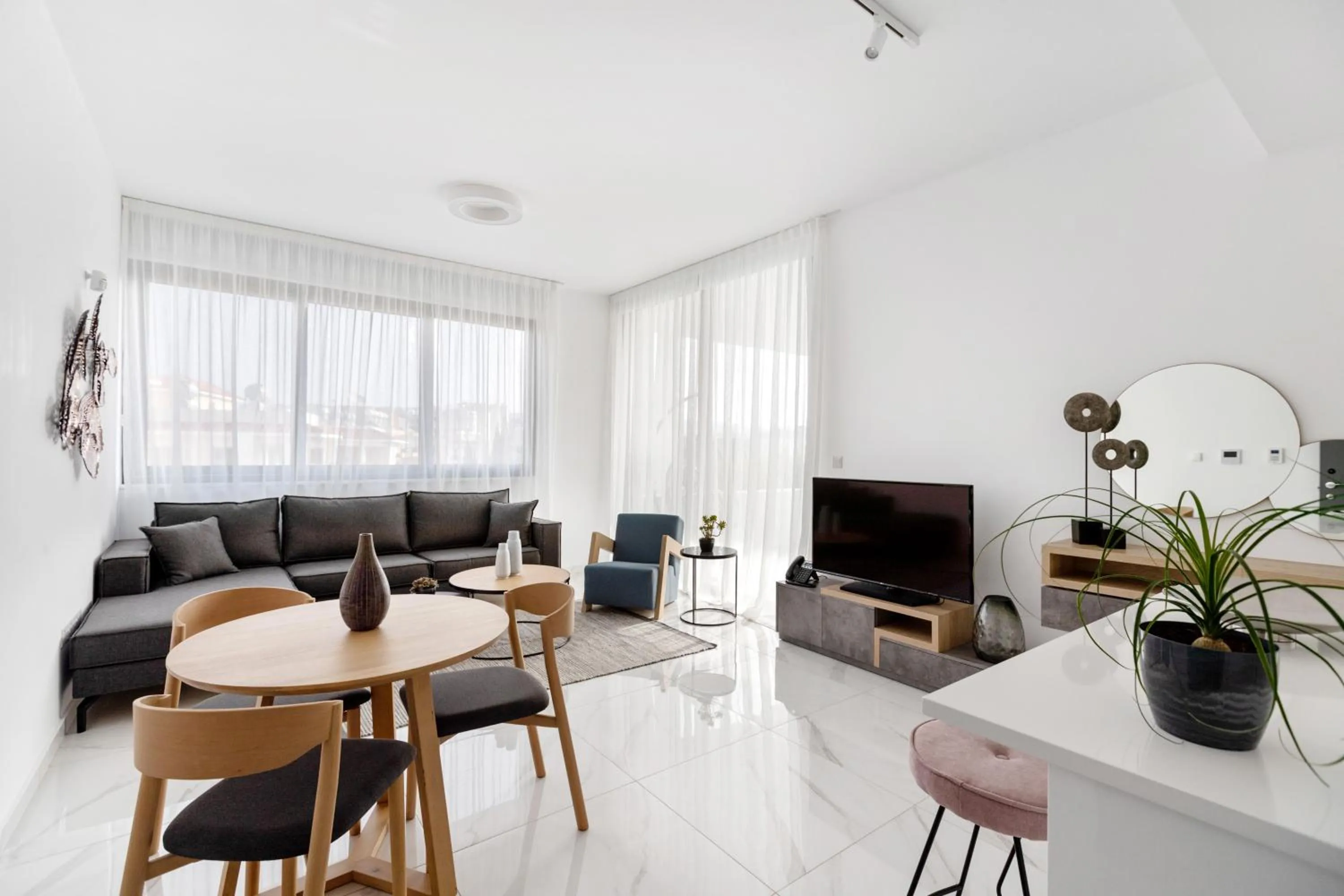 TV and multimedia in Downtown Park