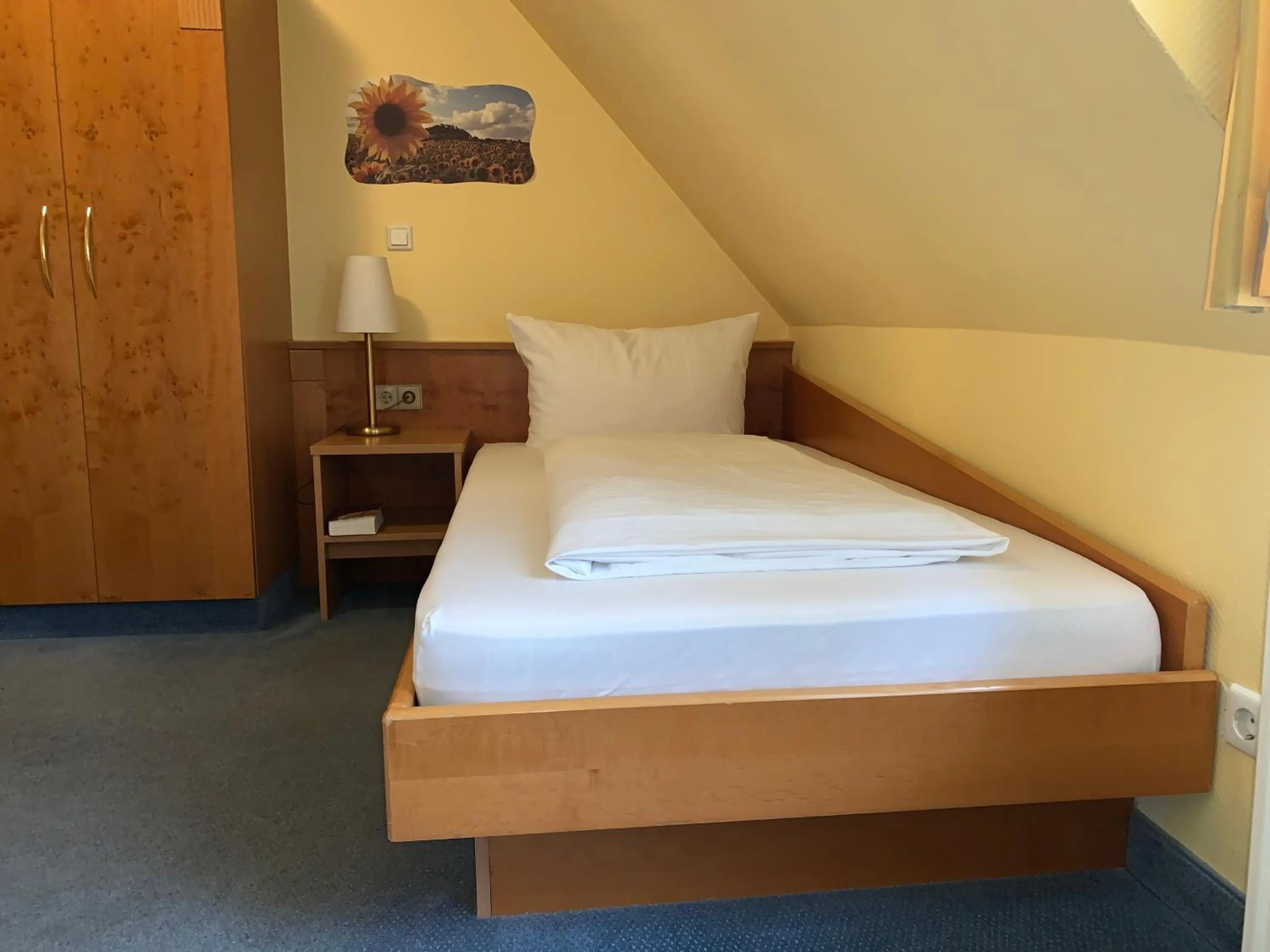 Bed in Hotel Zum Goldenen Mann