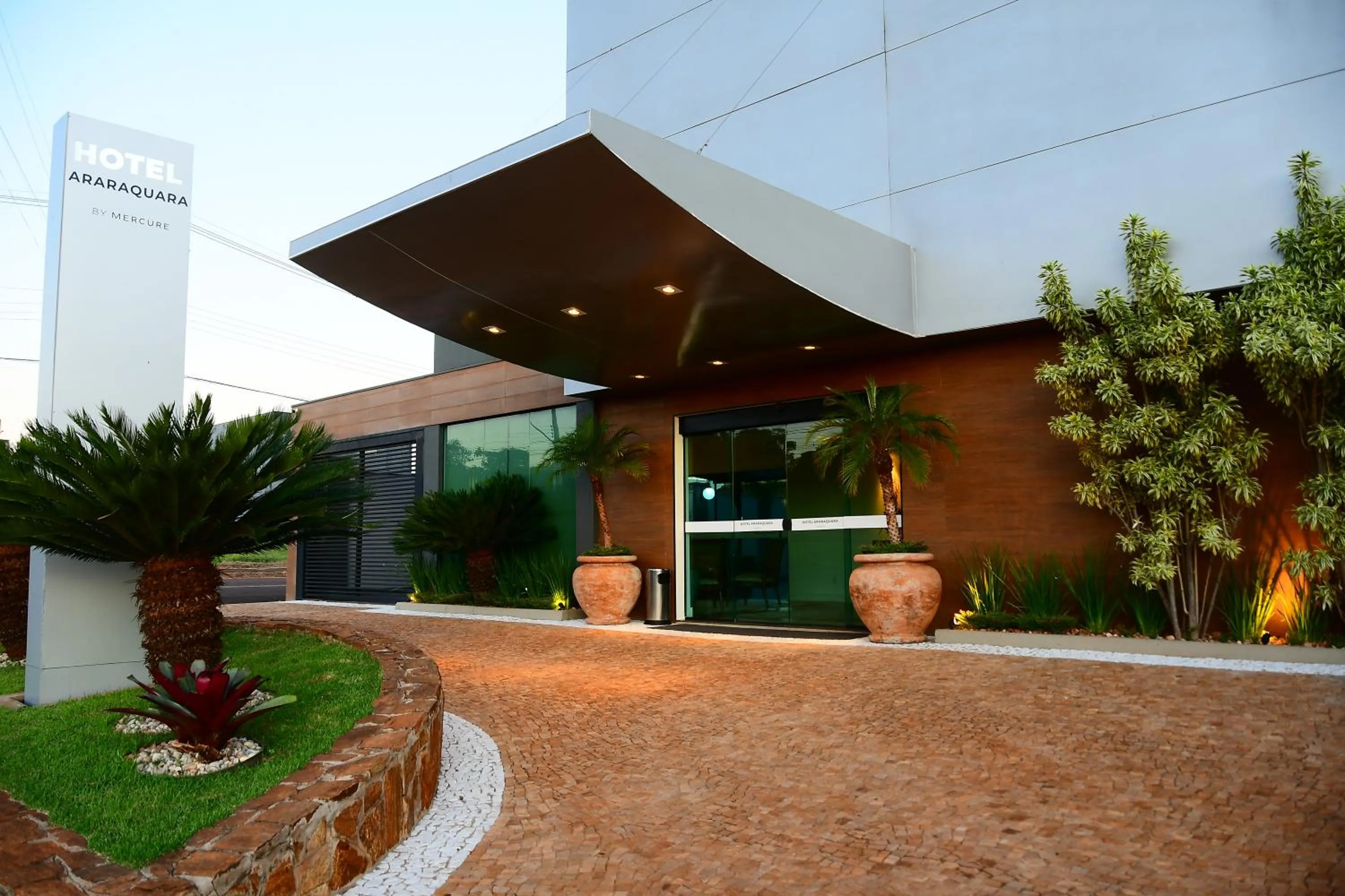 Facade/entrance in Hotel Araraquara By Mercure