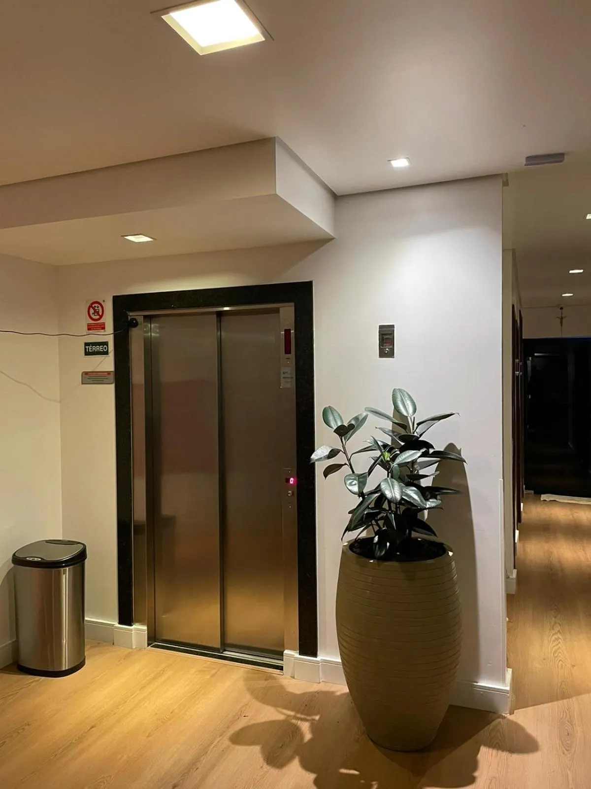 elevator in Hotel Araraquara By Mercure