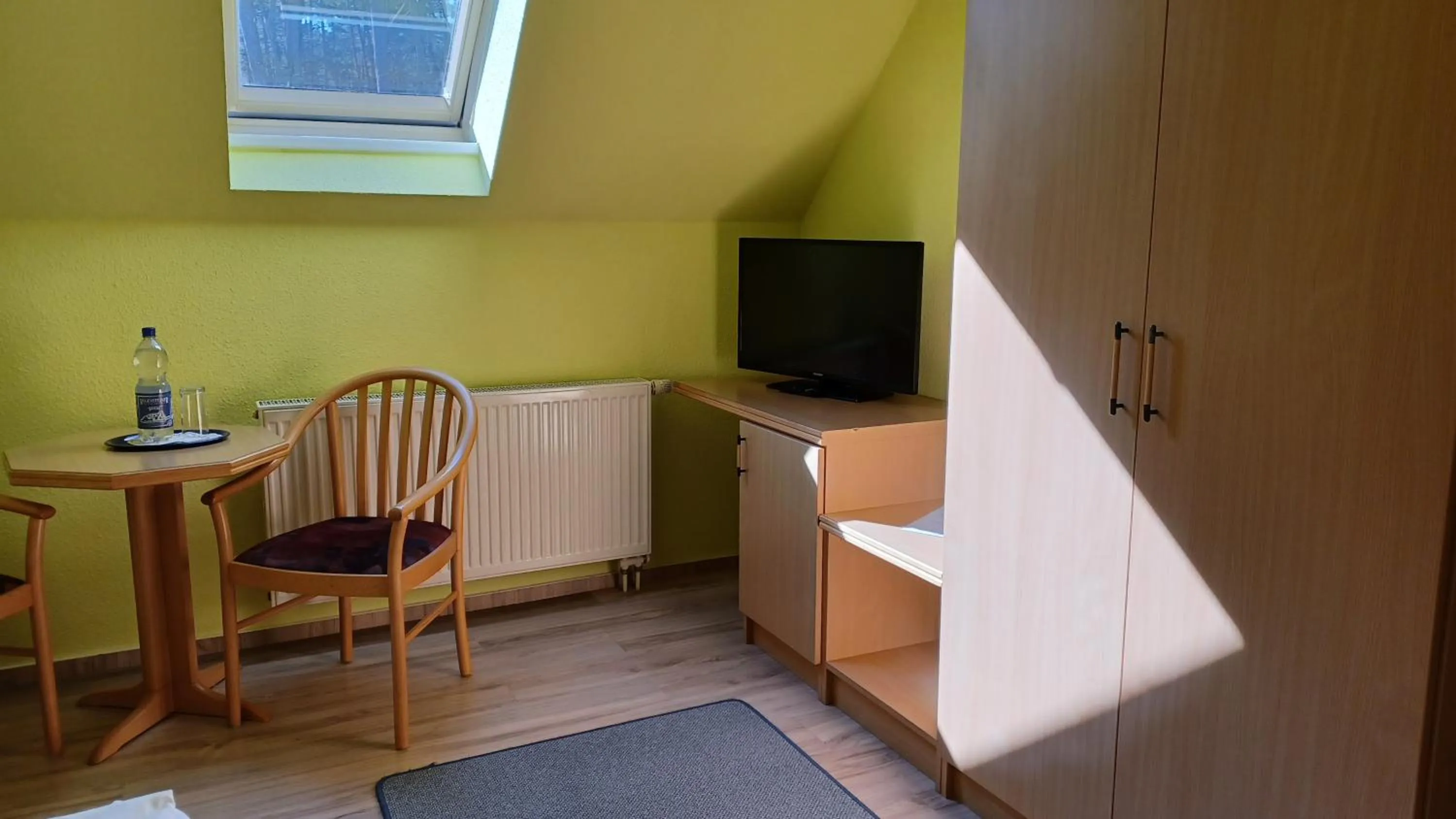 Photo of the whole room in Haus Waldesruh