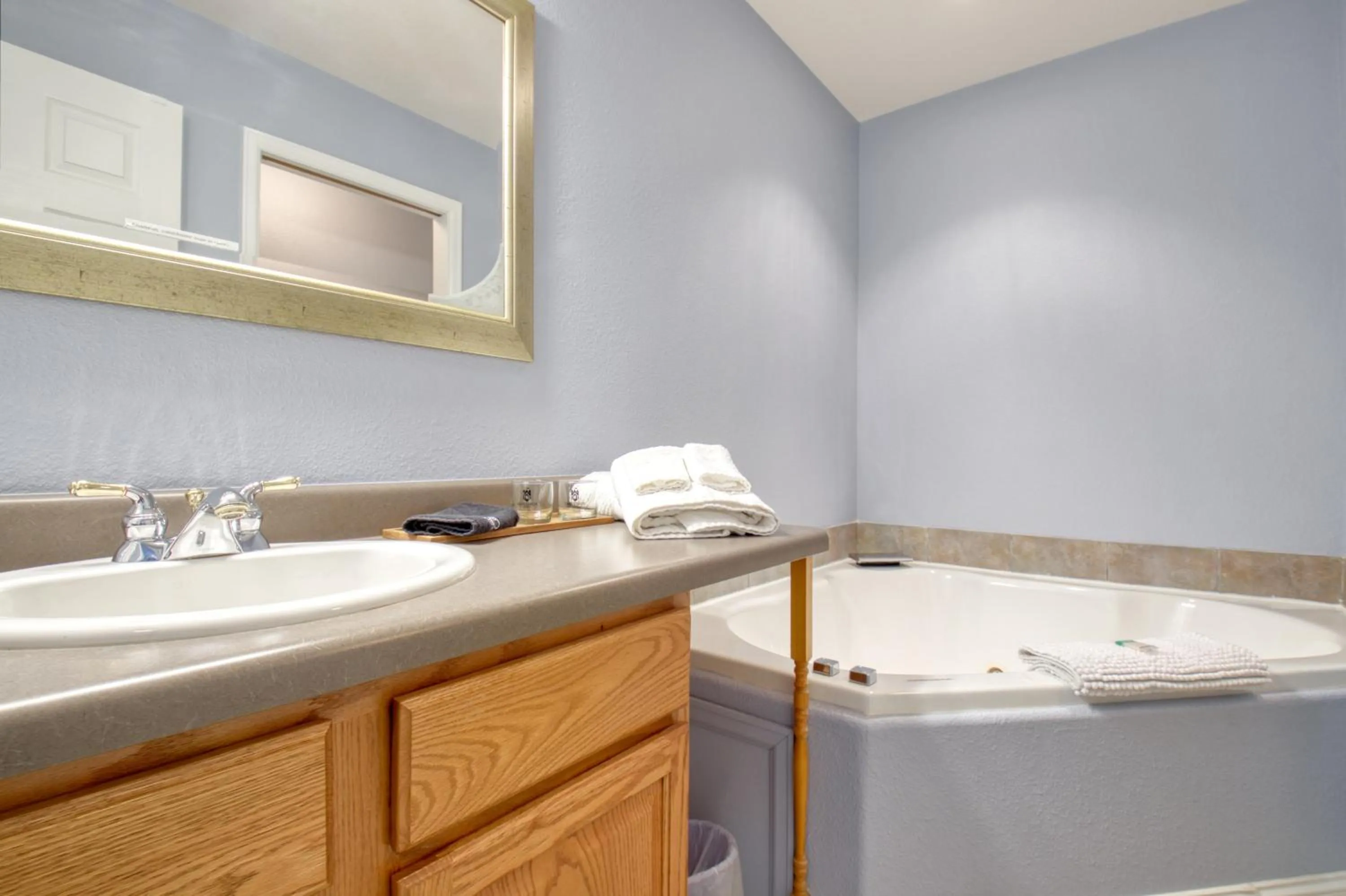 Property building in Castle Creek Manor