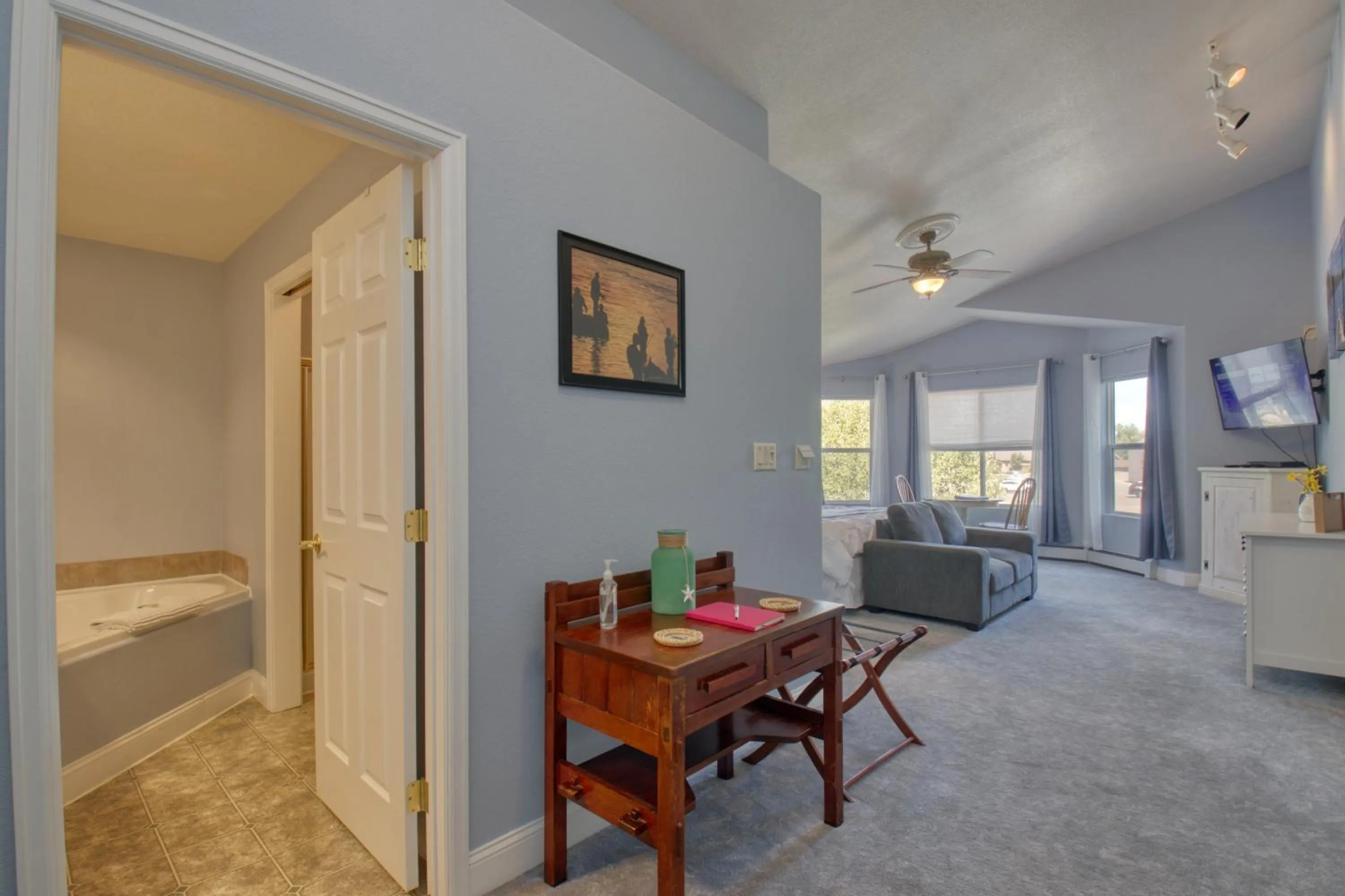 Property building in Castle Creek Manor