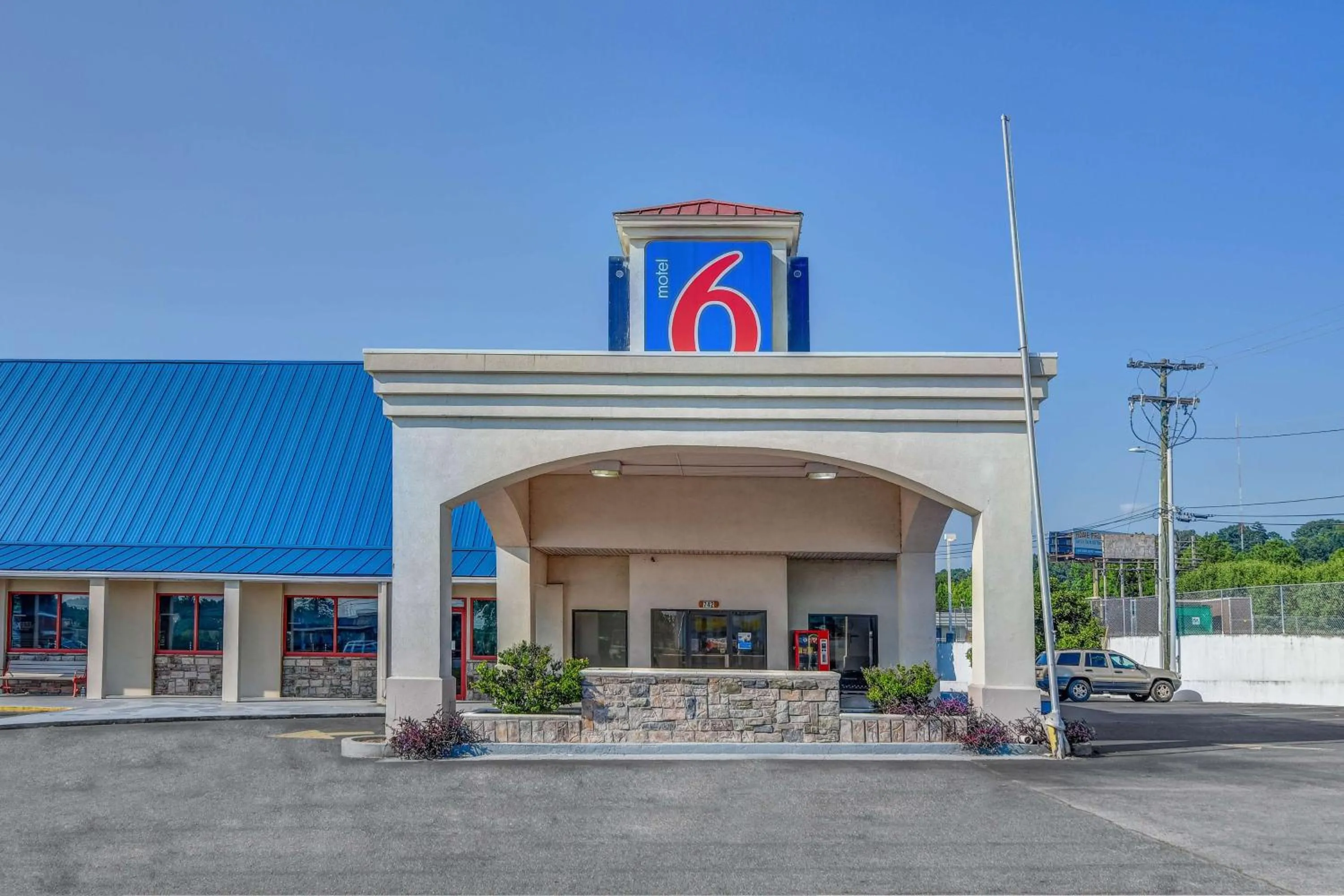Property building in Motel 6-Calhoun, GA