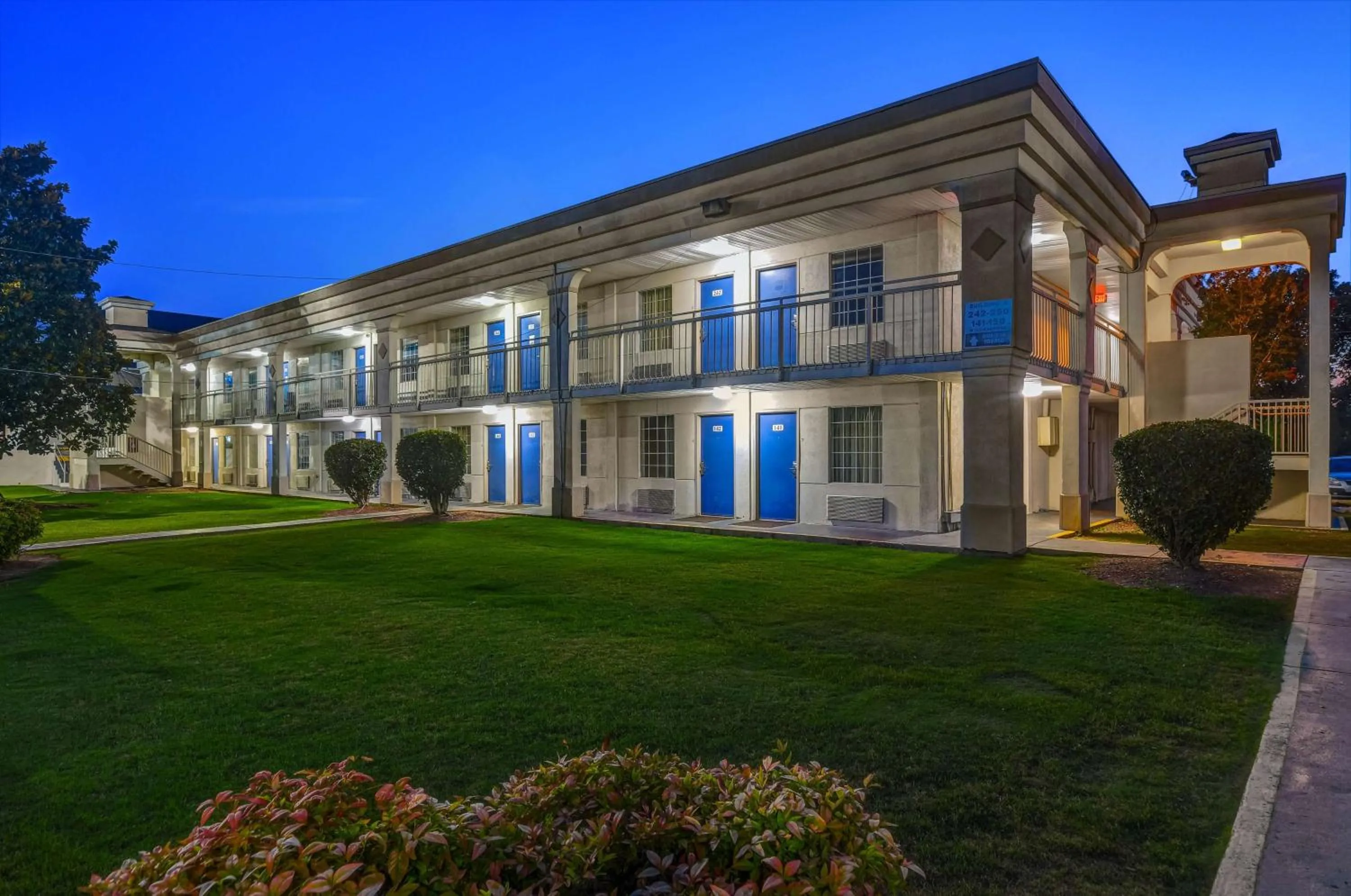 Property building in Motel 6-Calhoun, GA