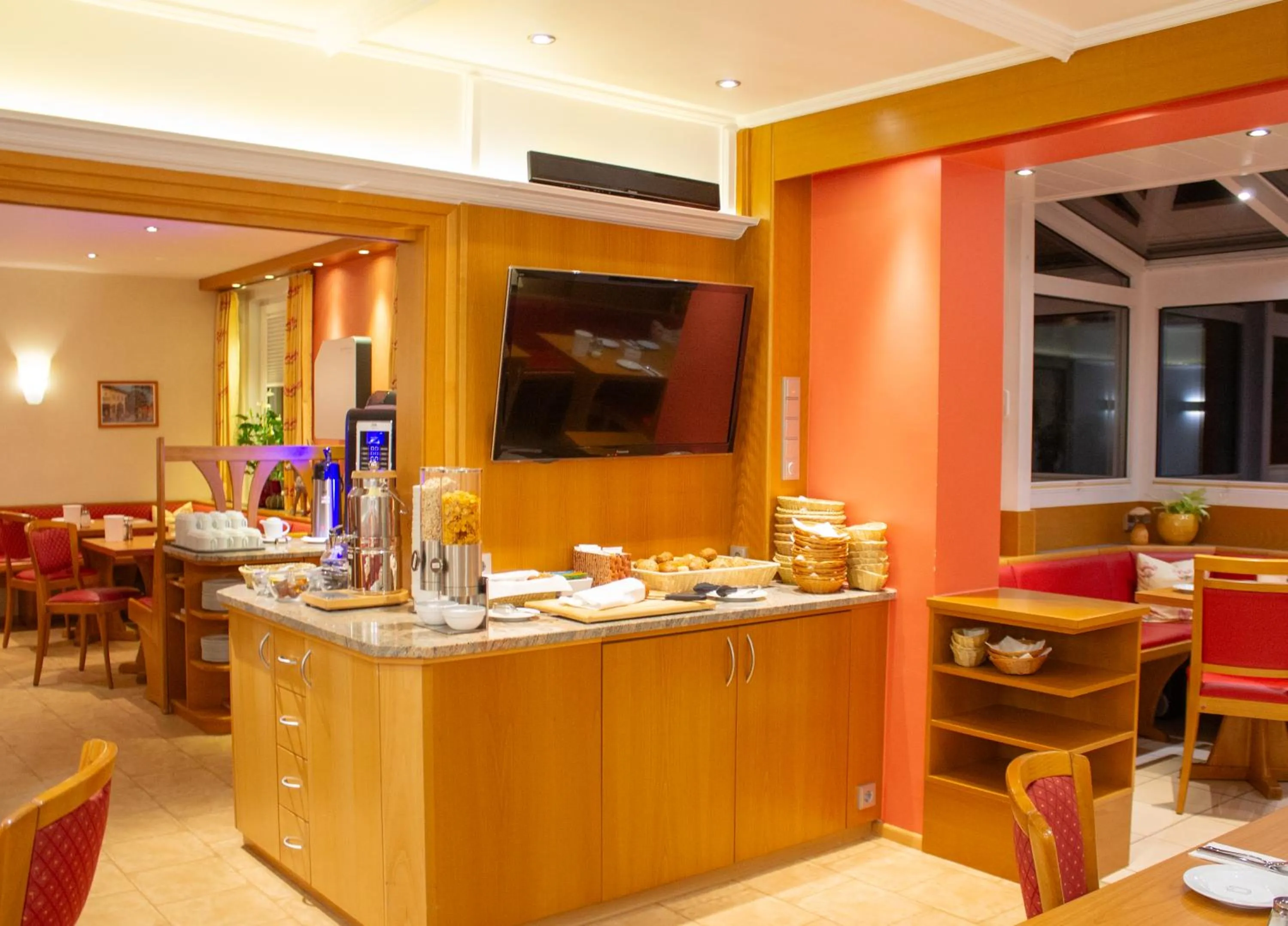 Breakfast in Hotel Kriemhild am Hirschgarten