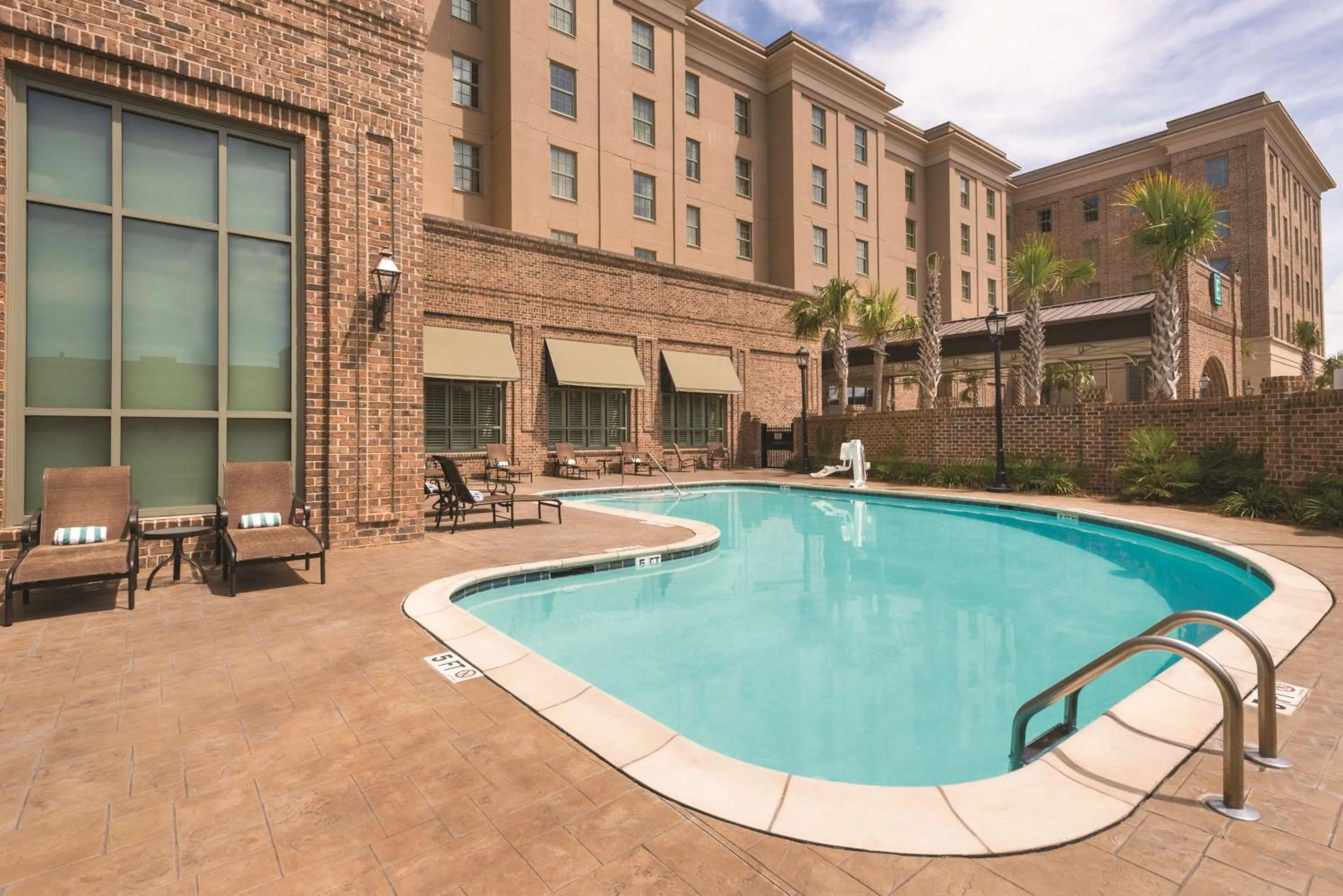 Pool view in Embassy Suites Savannah Historic District
