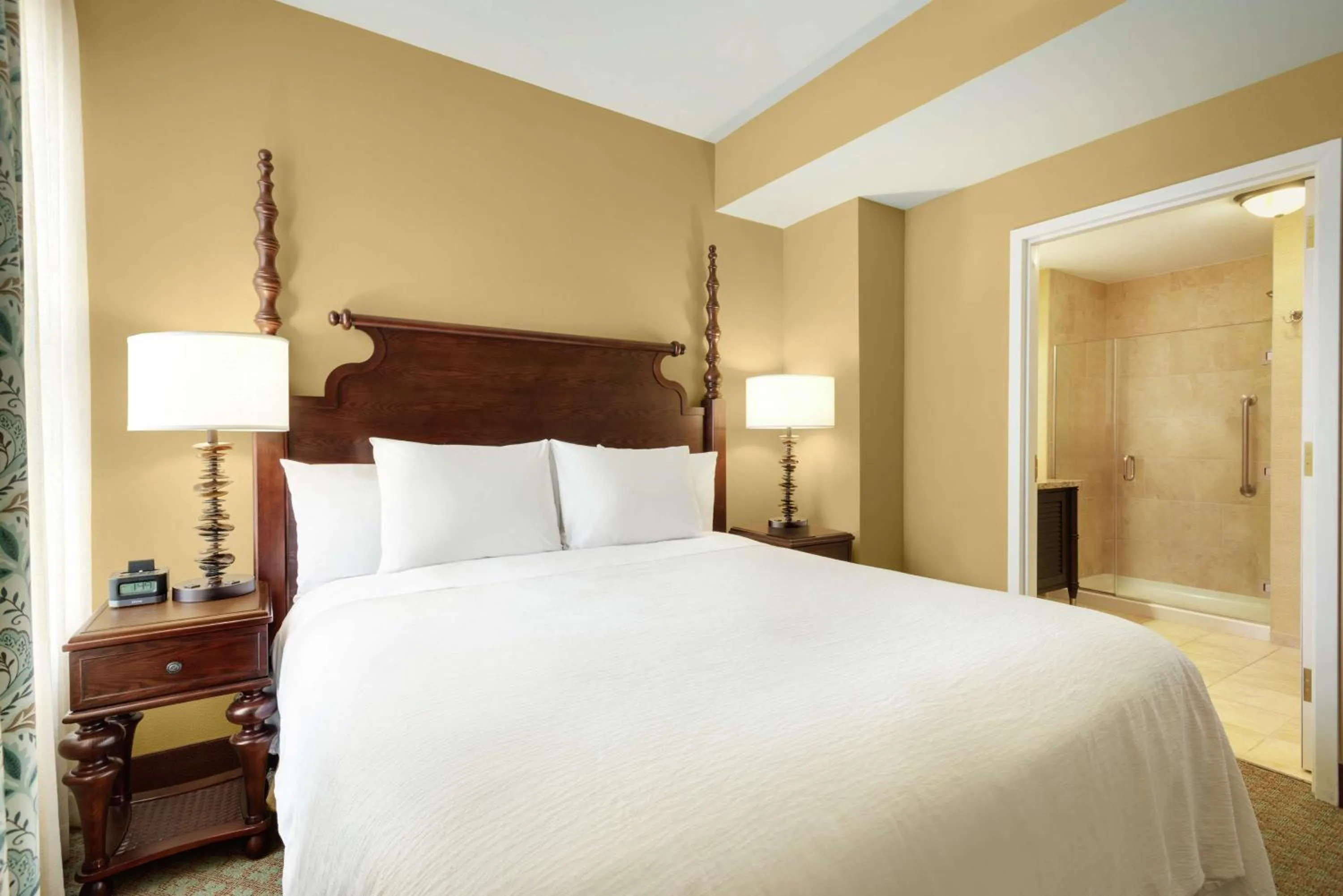 Bed in Embassy Suites Savannah Historic District