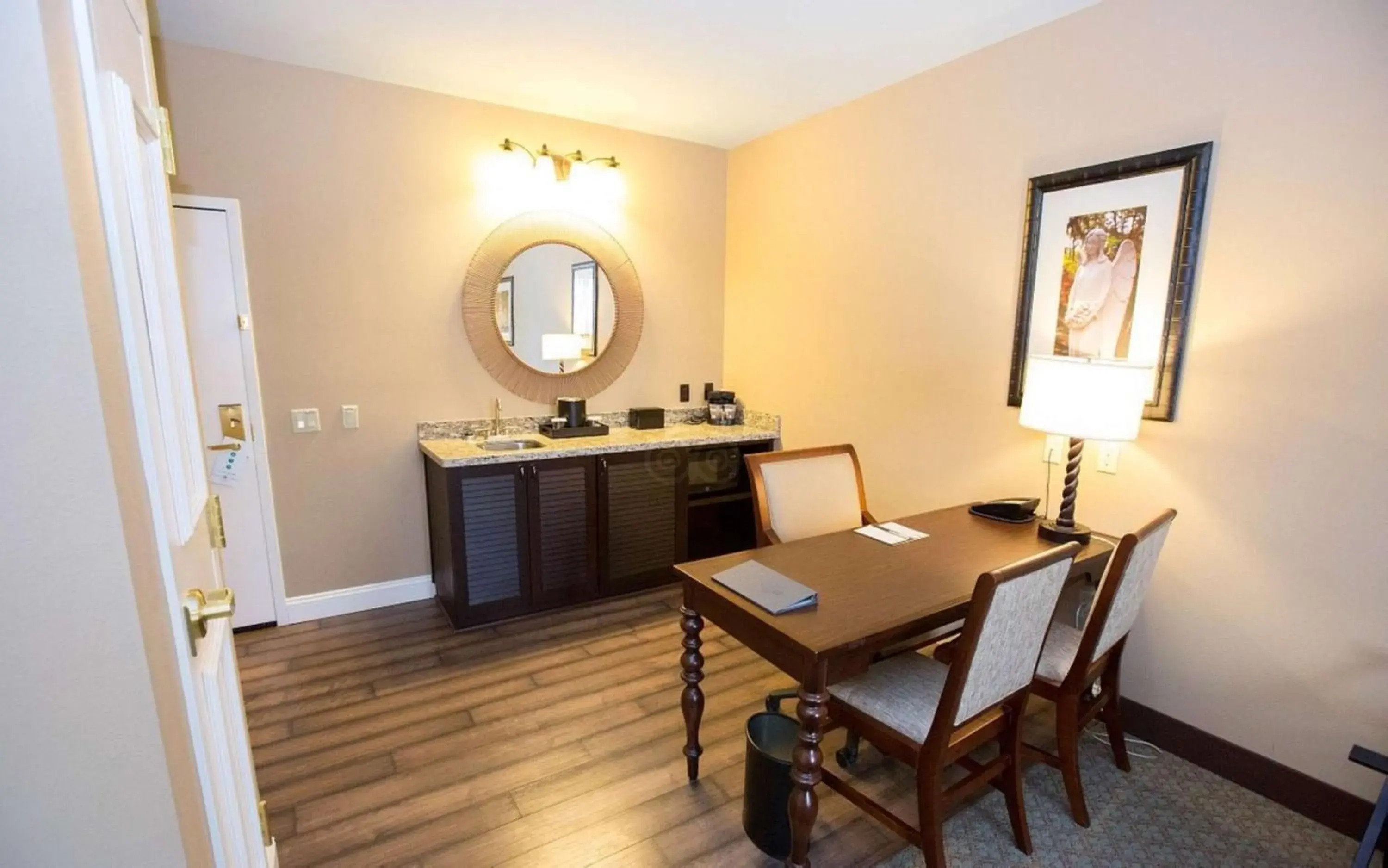 Two-Room Queen Suite with Two Queen Beds in Embassy Suites Savannah Historic District Two-Room Queen Suite with Two Queen Beds in Embassy Suites Savannah Historic District