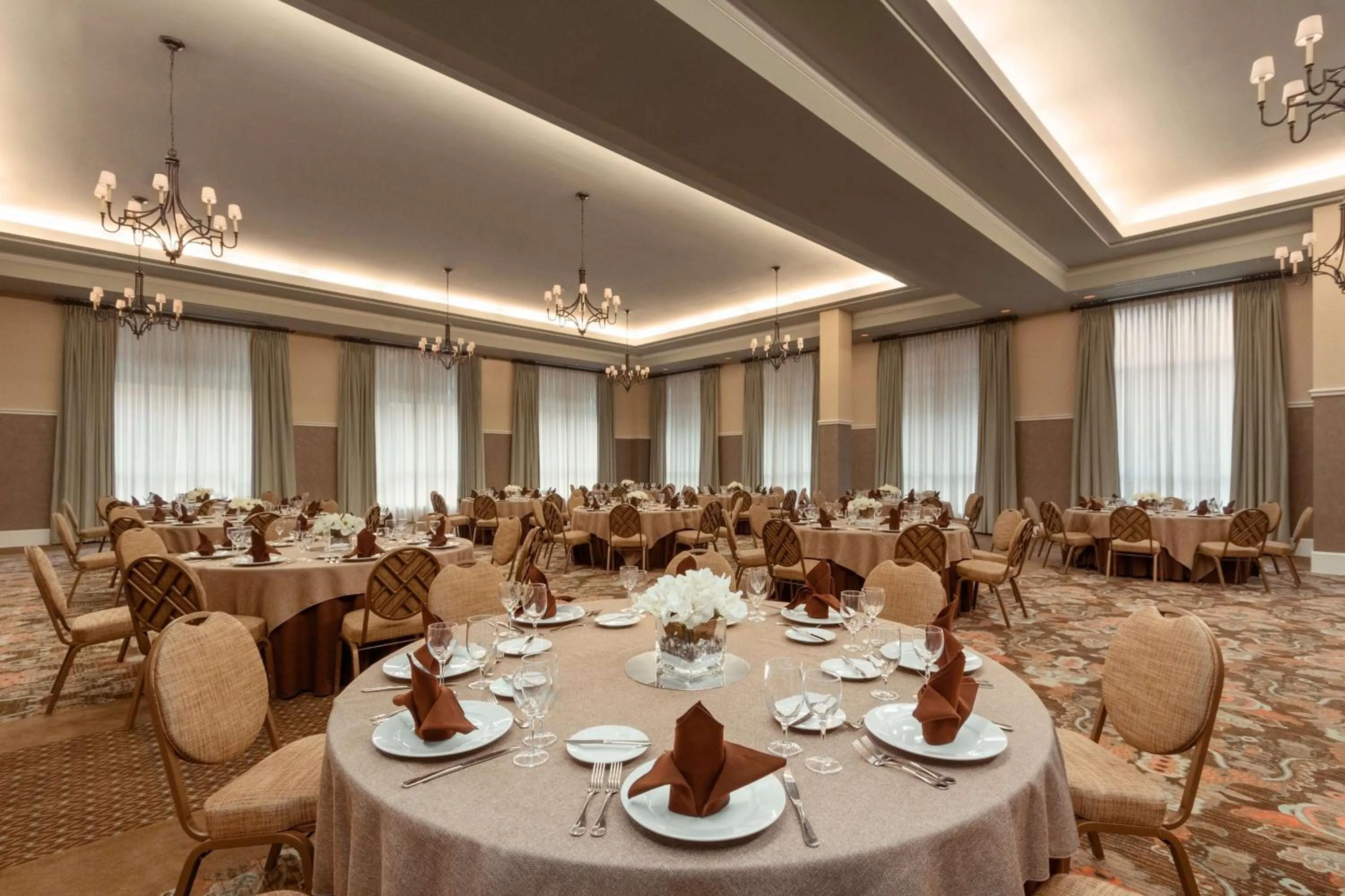 Meeting/conference room in Embassy Suites Savannah Historic District
