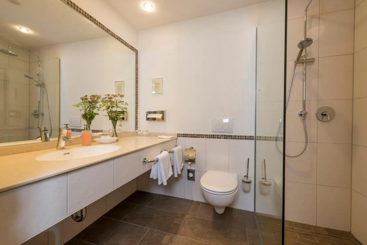 Bathroom in Hotel & Weinhaus Anker