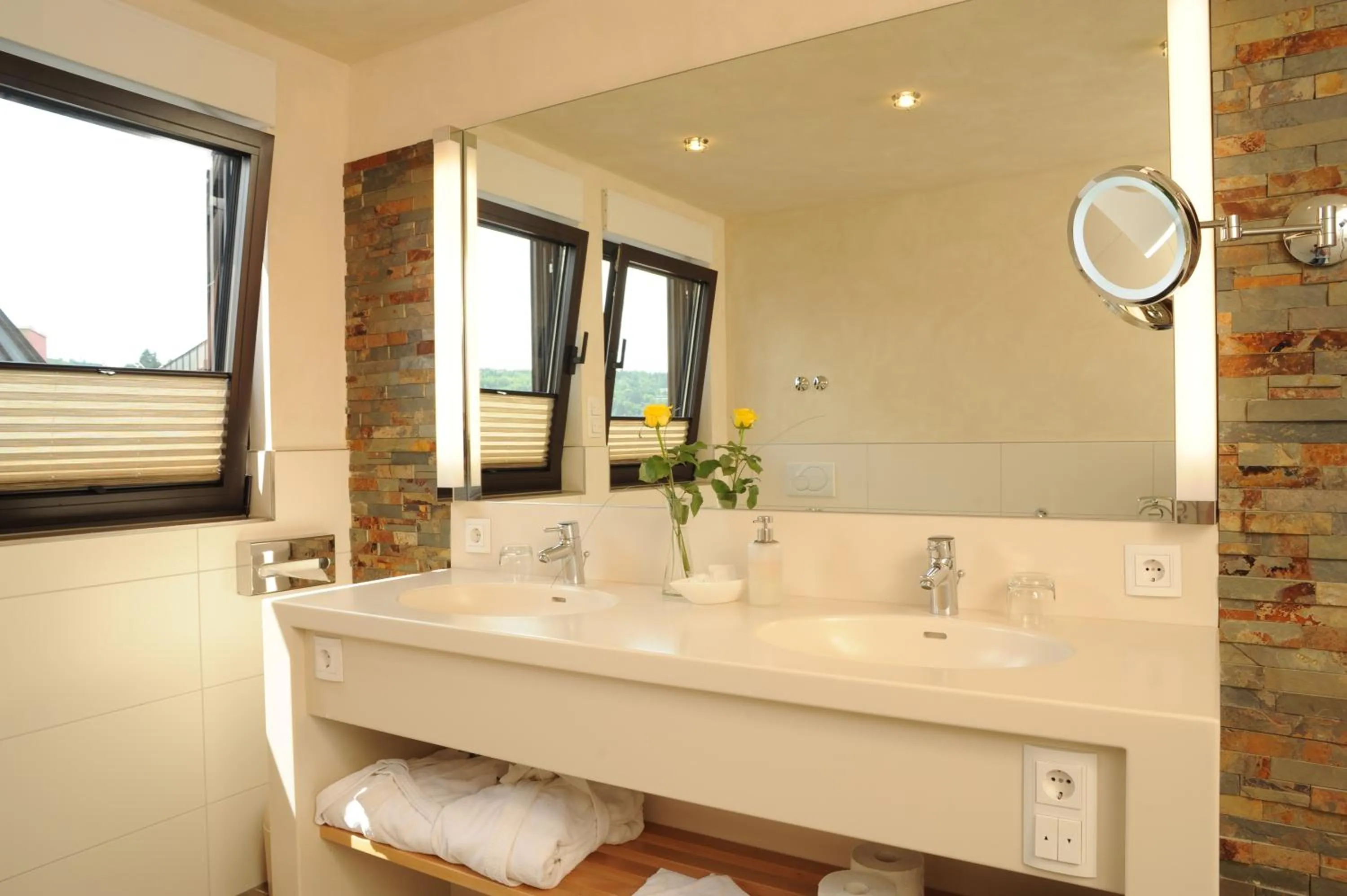 Bathroom in Hotel & Weinhaus Anker