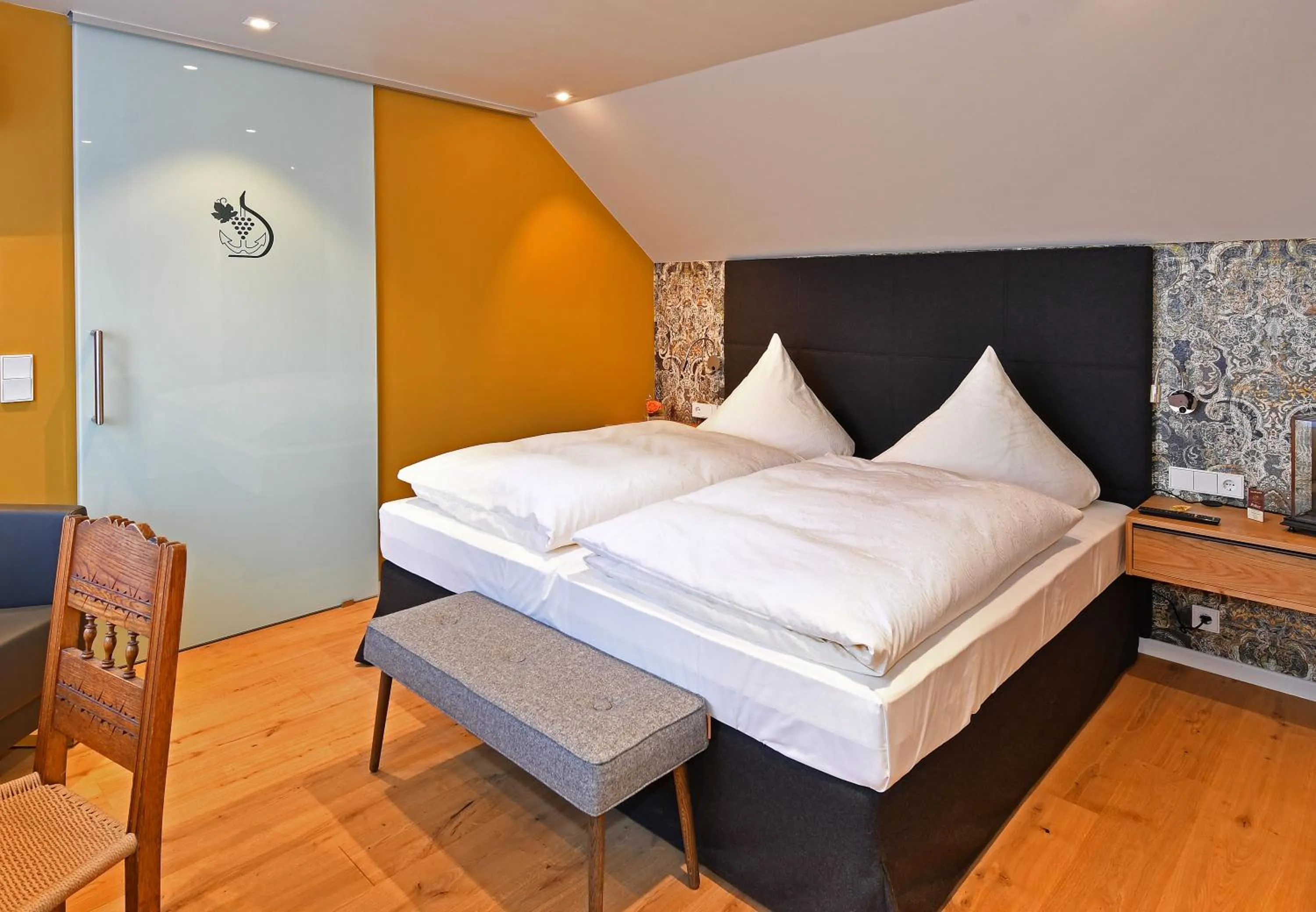 Bed in Hotel & Weinhaus Anker