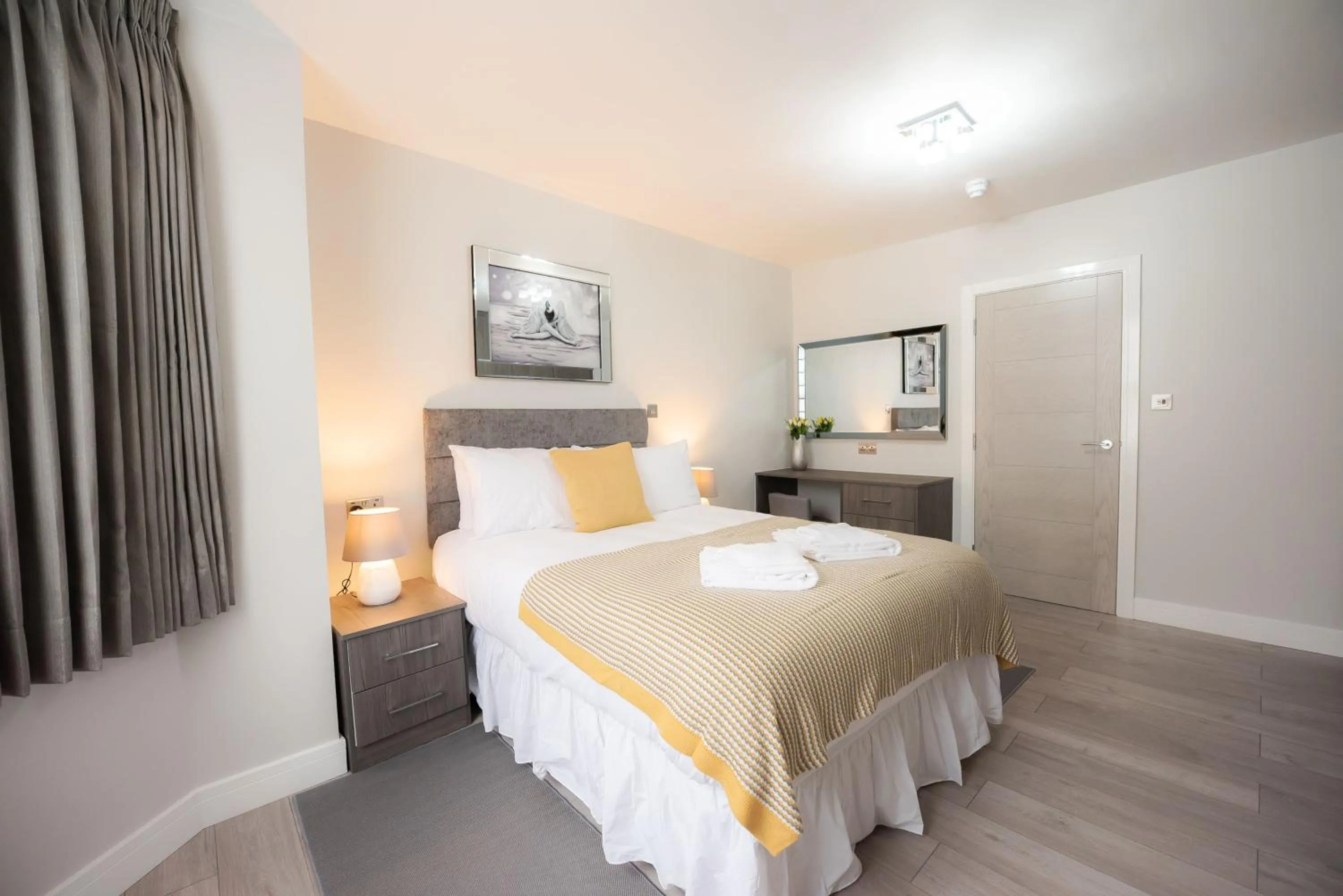 Bedroom, Bed in Laurel House