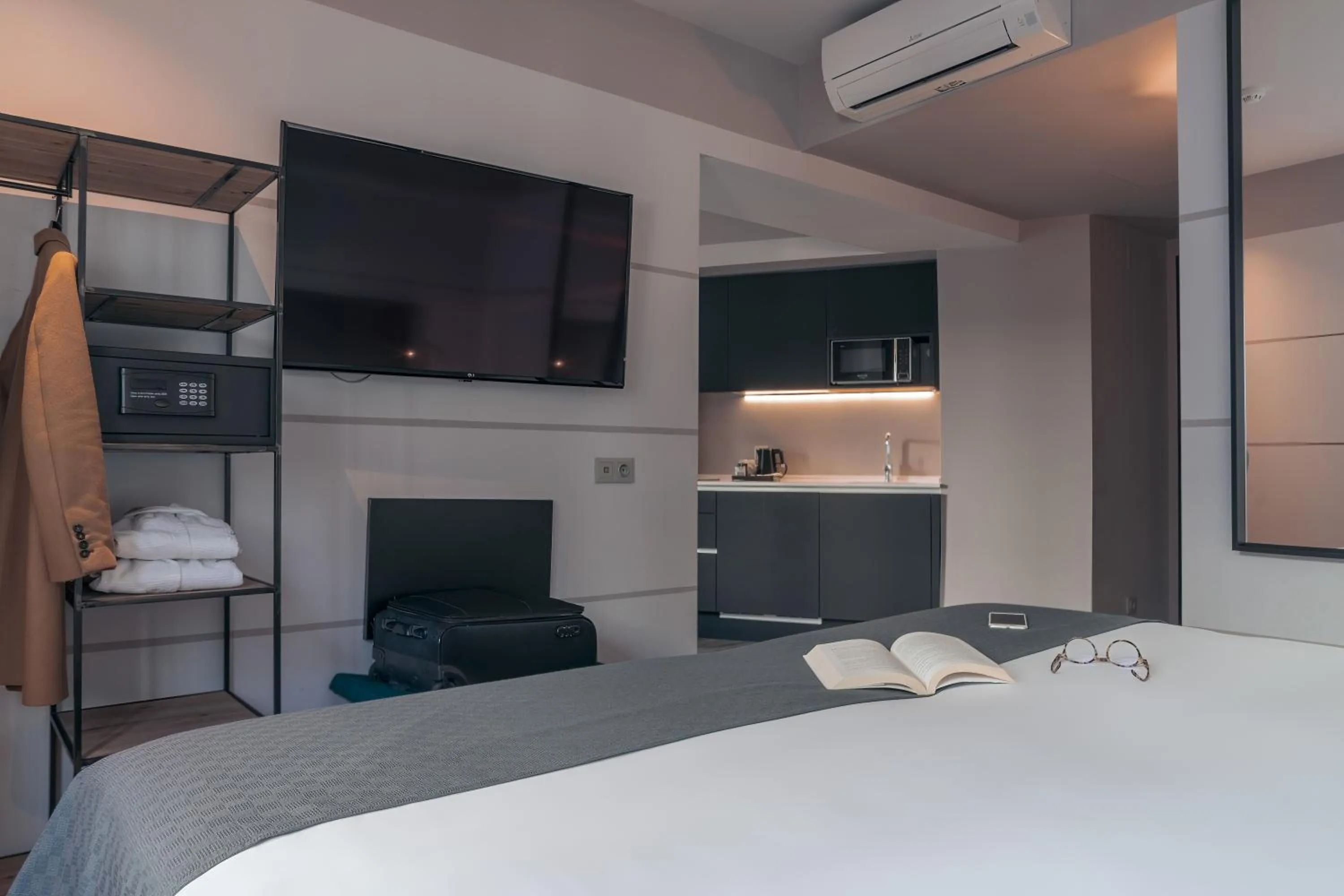 TV and multimedia, Bed in Pestana Lisboa Vintage City Center Suites