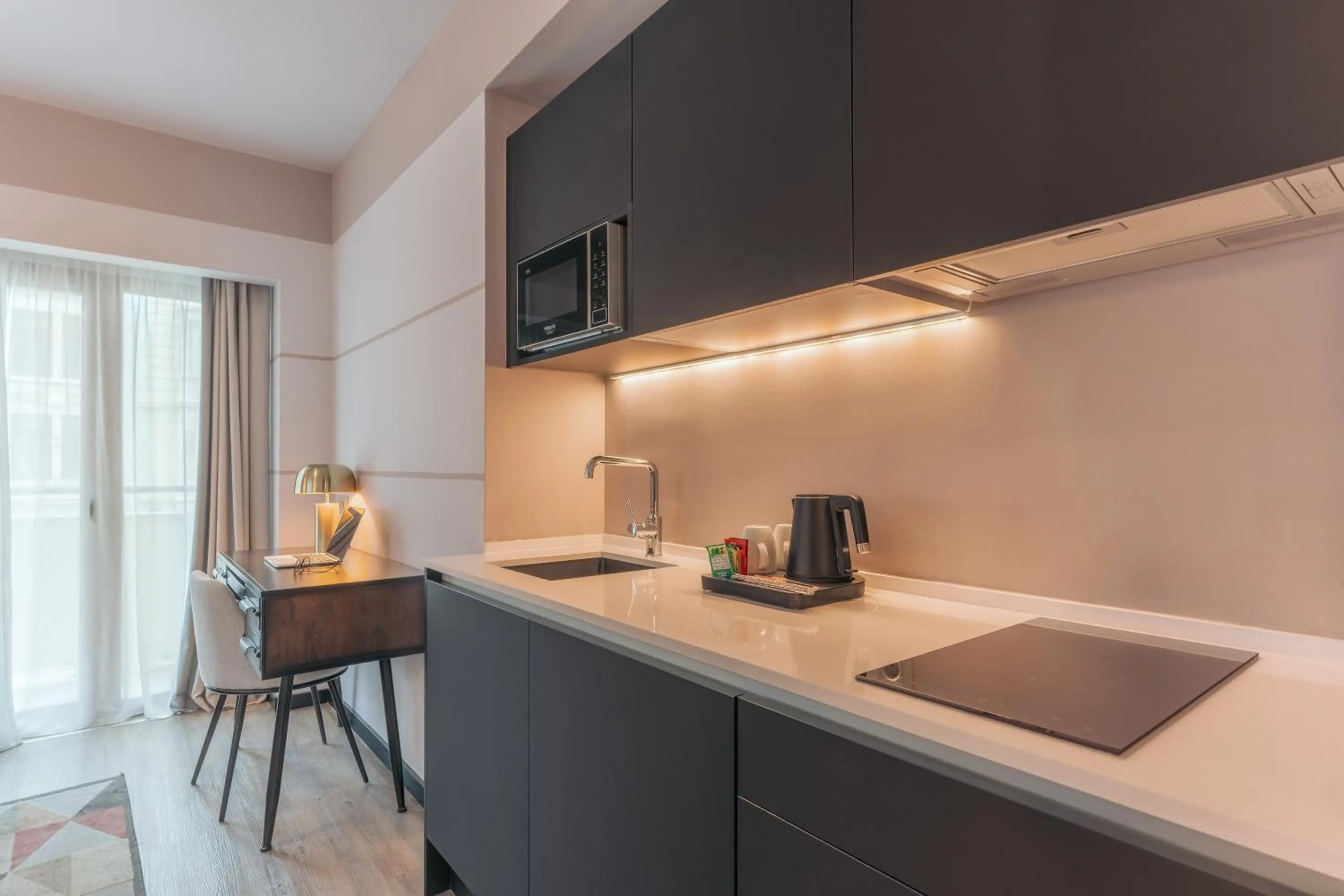 Kitchen or kitchenette in Pestana Lisboa Vintage City Center Suites