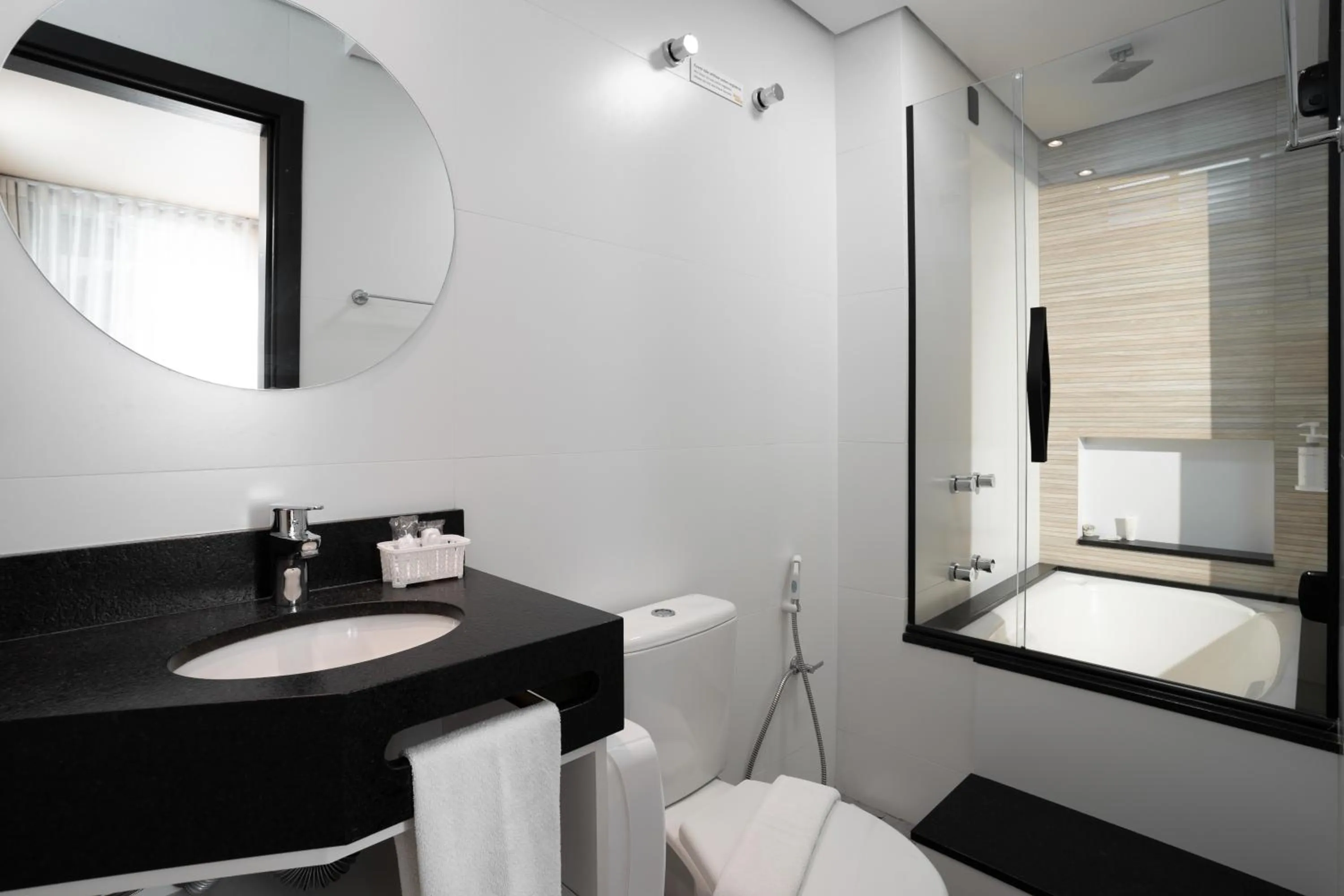 Shower in Bossa Jurerê Hotel