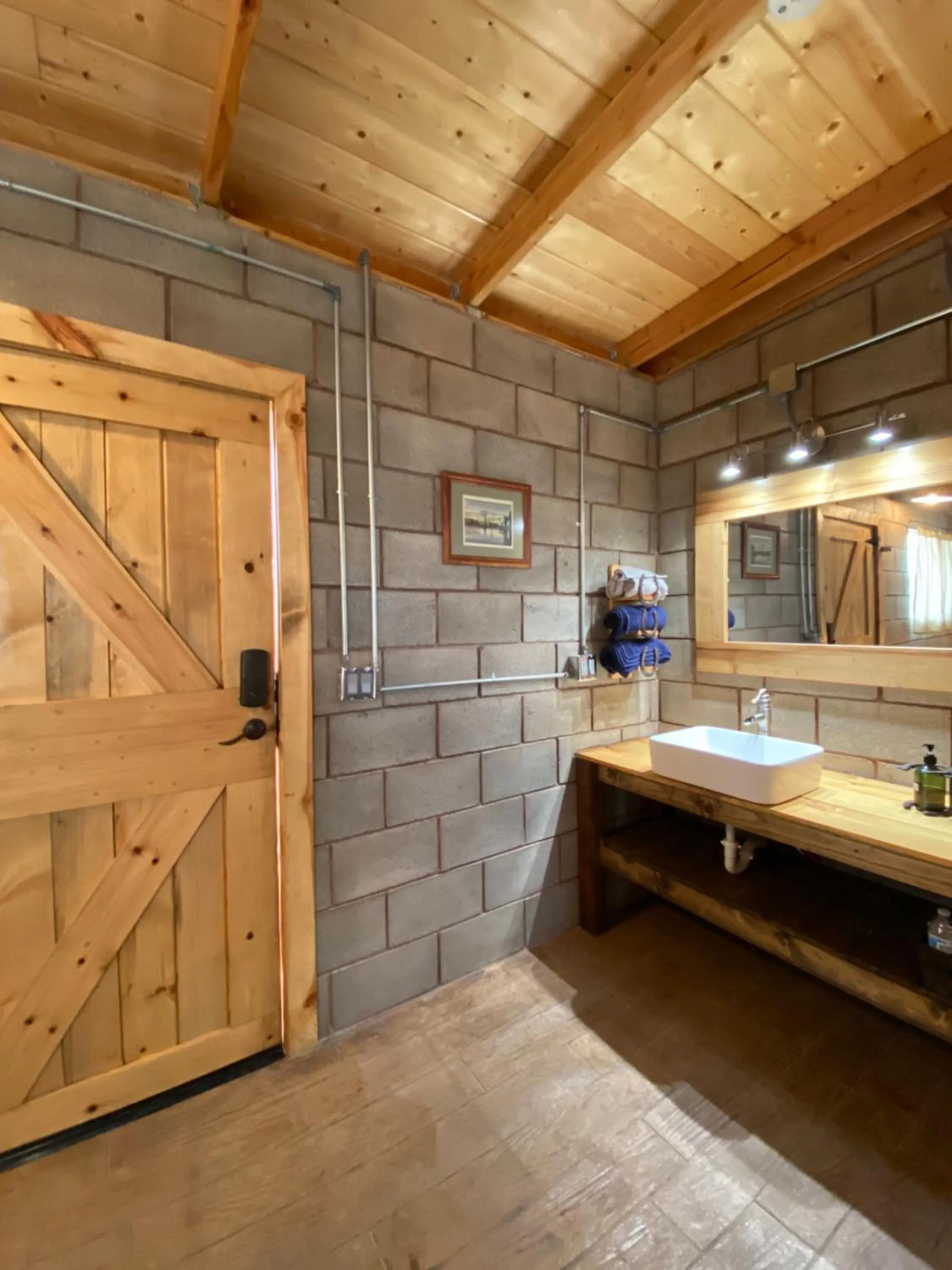 Decorative detail in Cabaña San Tony