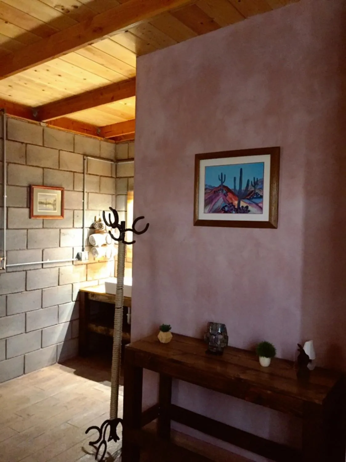 Decorative detail in Cabaña San Tony