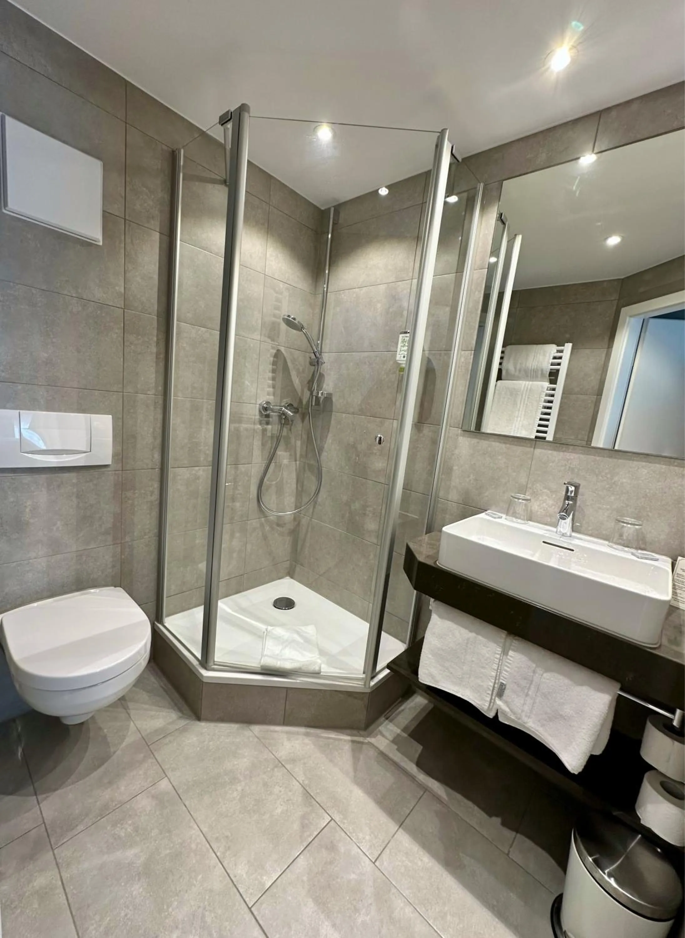 Bathroom in Hotel Säntis