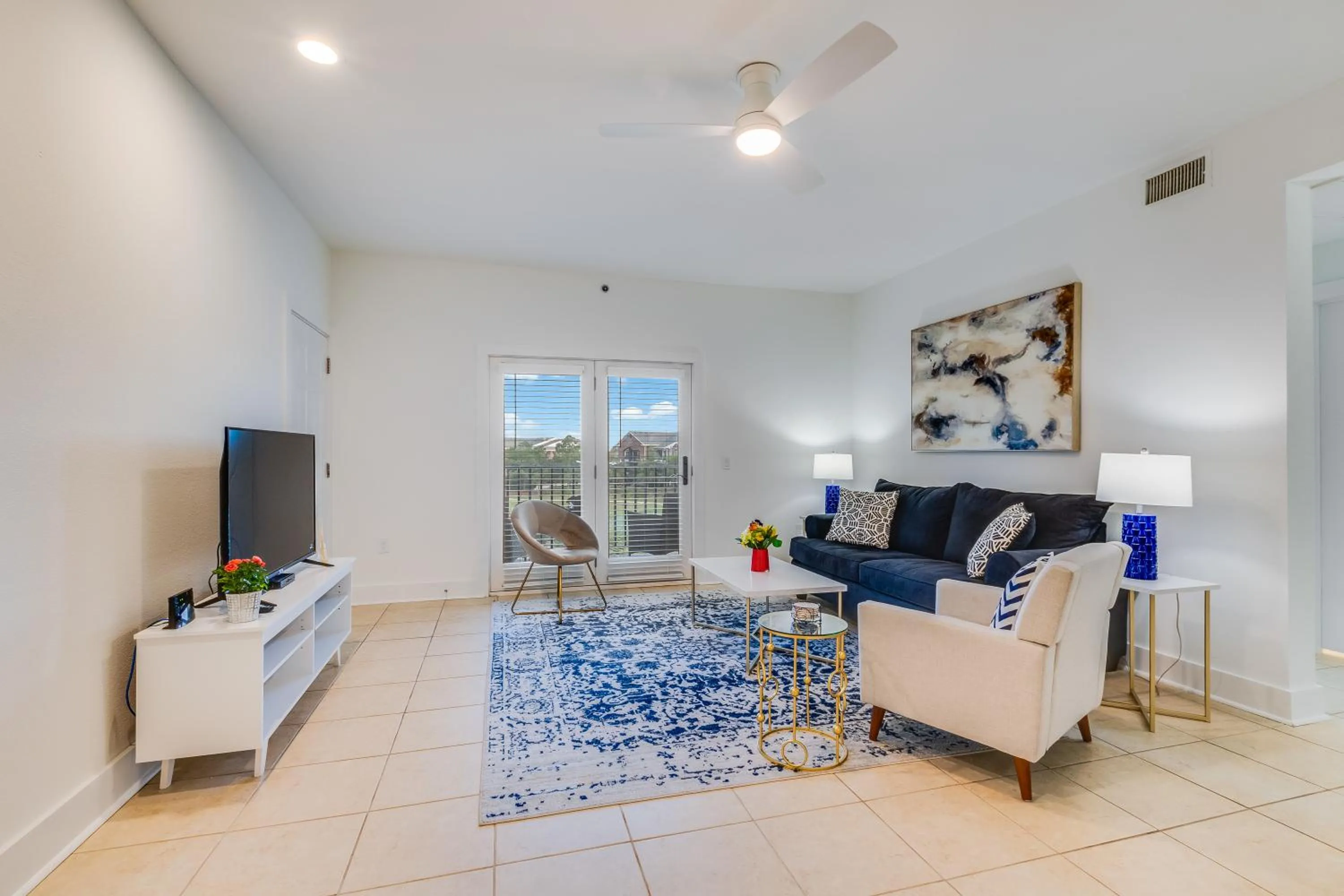 TV and multimedia in One Club Gulf Shores