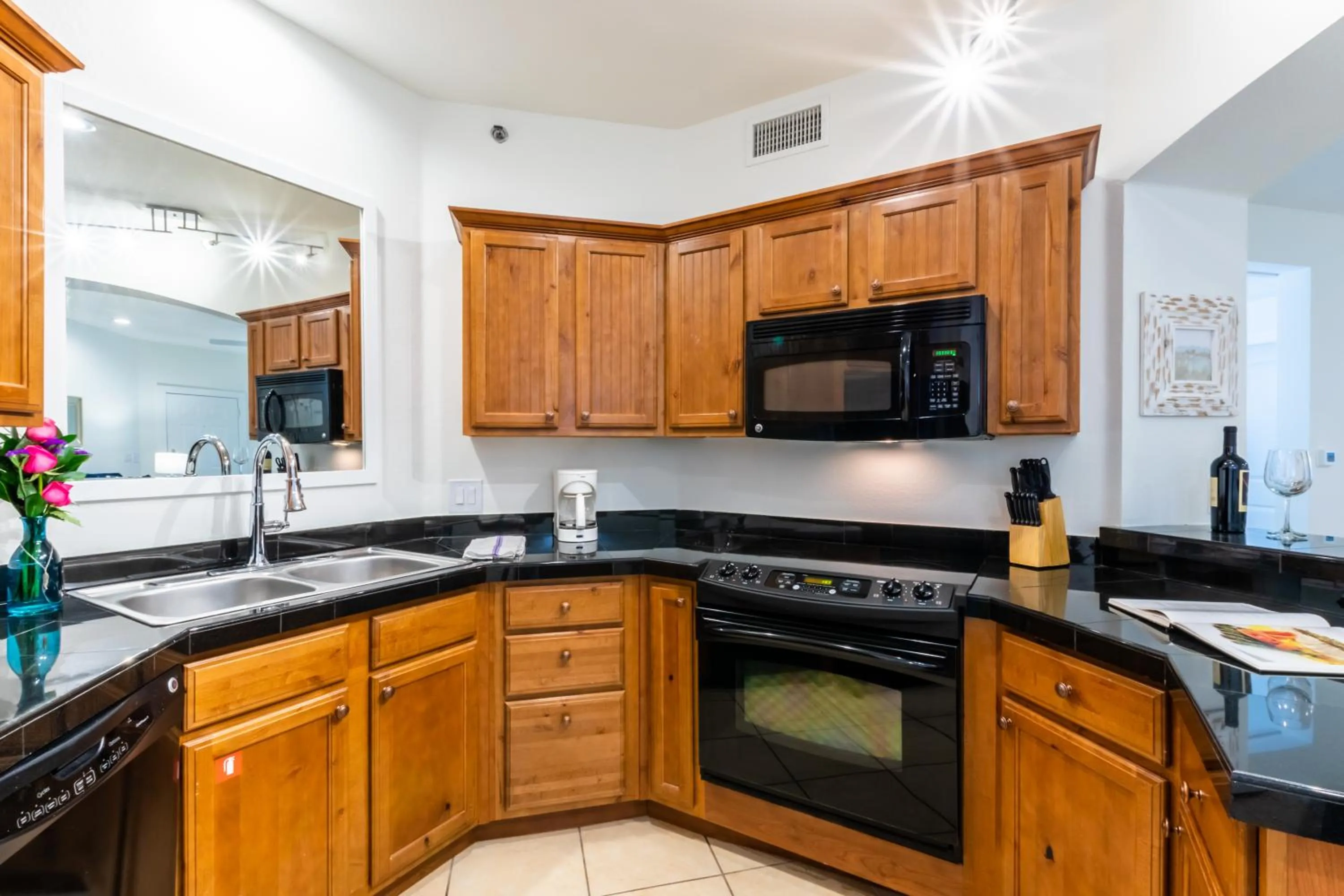 Kitchen or kitchenette in One Club Gulf Shores