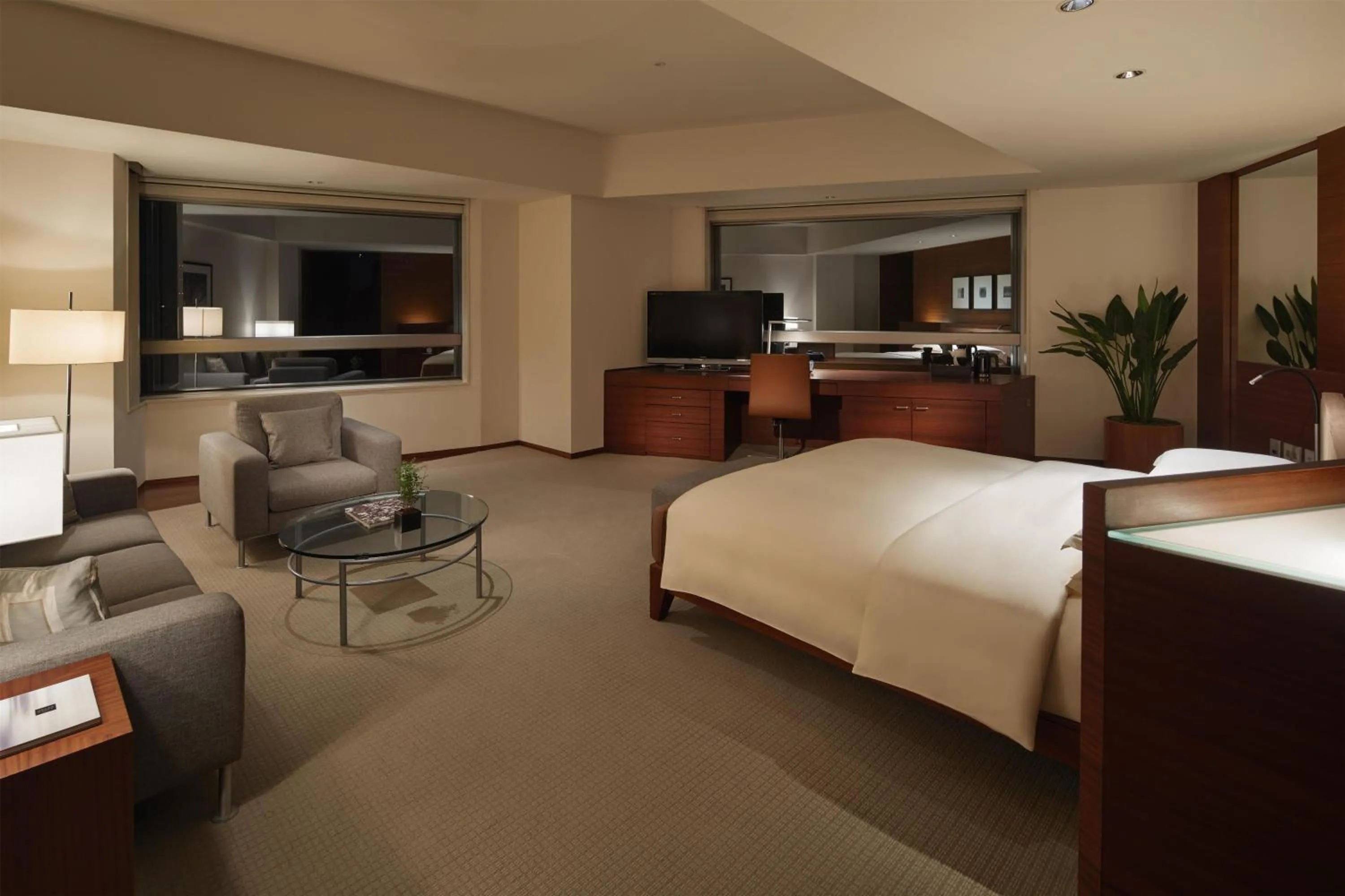 Bedroom, Bed in Grand Hyatt Tokyo