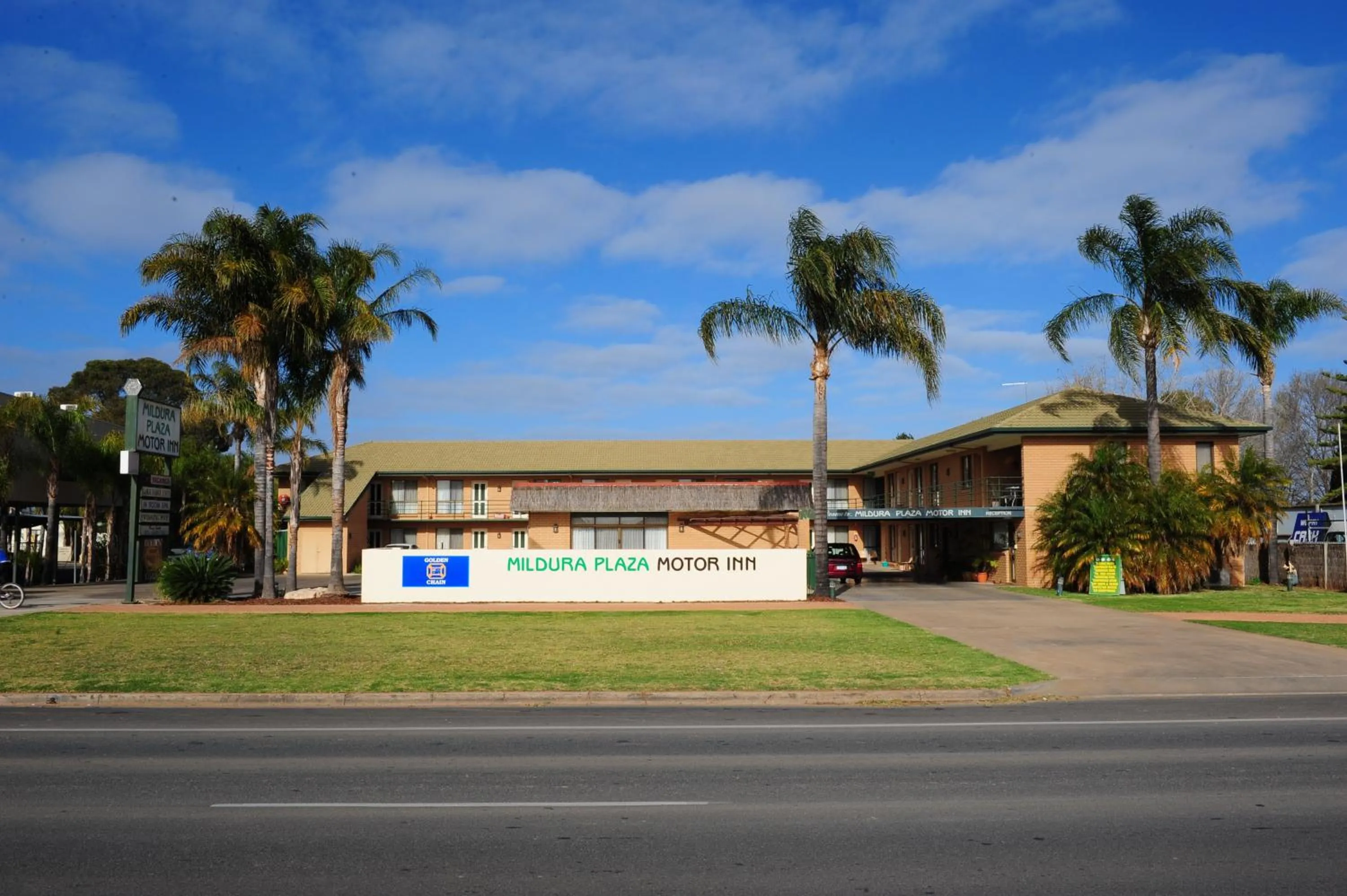 Facade/entrance in Mildura Plaza Motor Inn