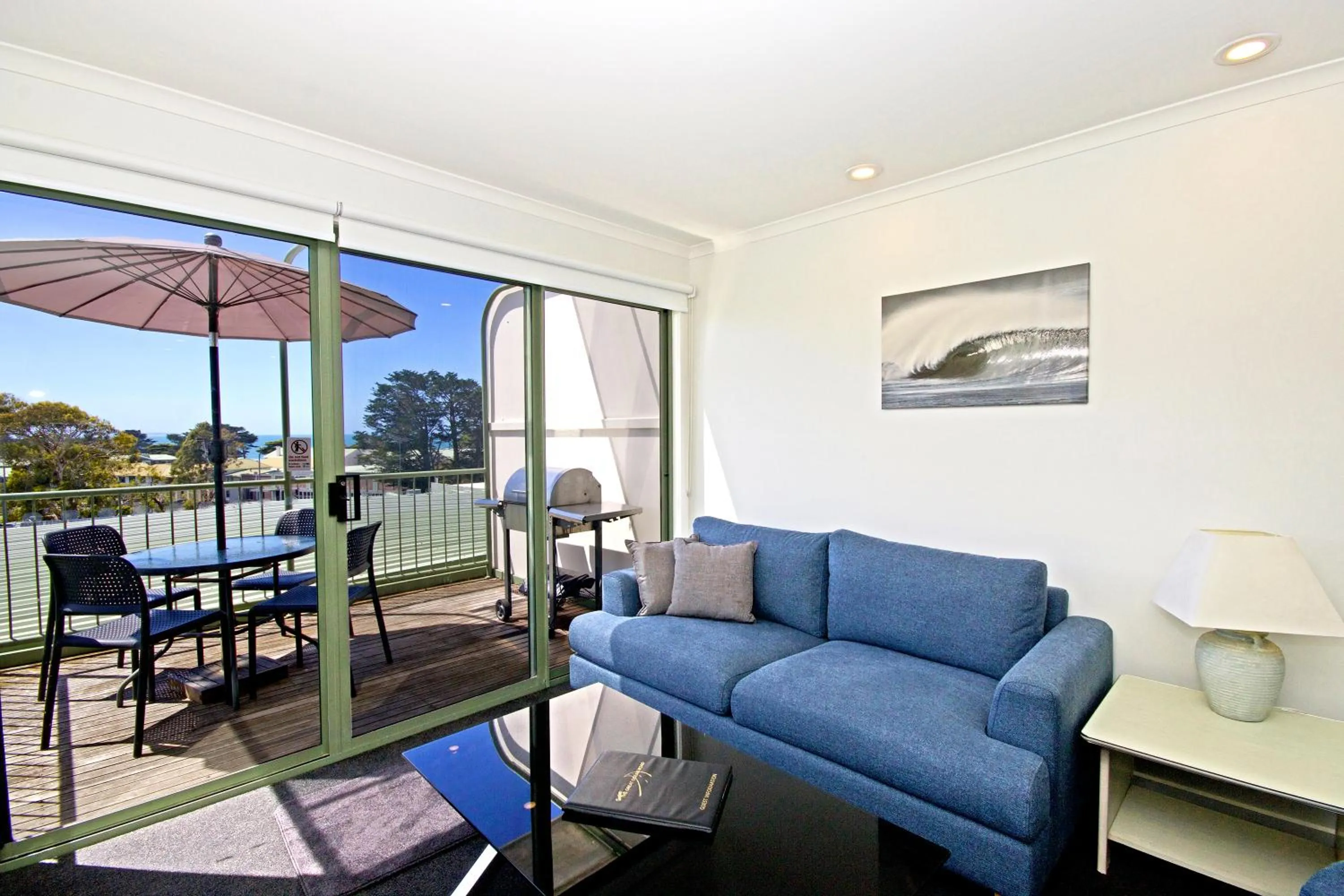 Living room in Anchorage Motel & Villas Lorne