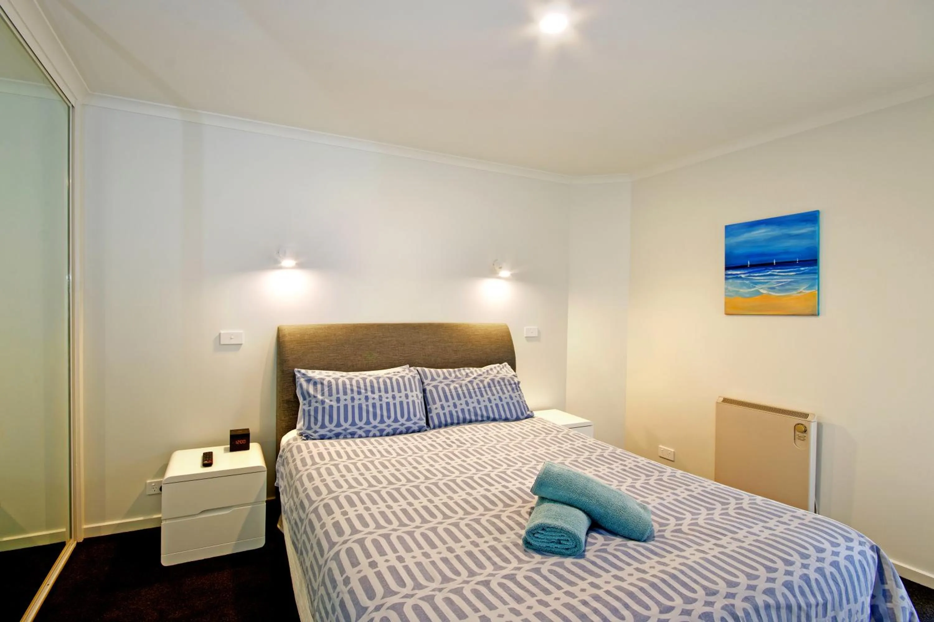 Bedroom, Bed in Anchorage Motel & Villas Lorne