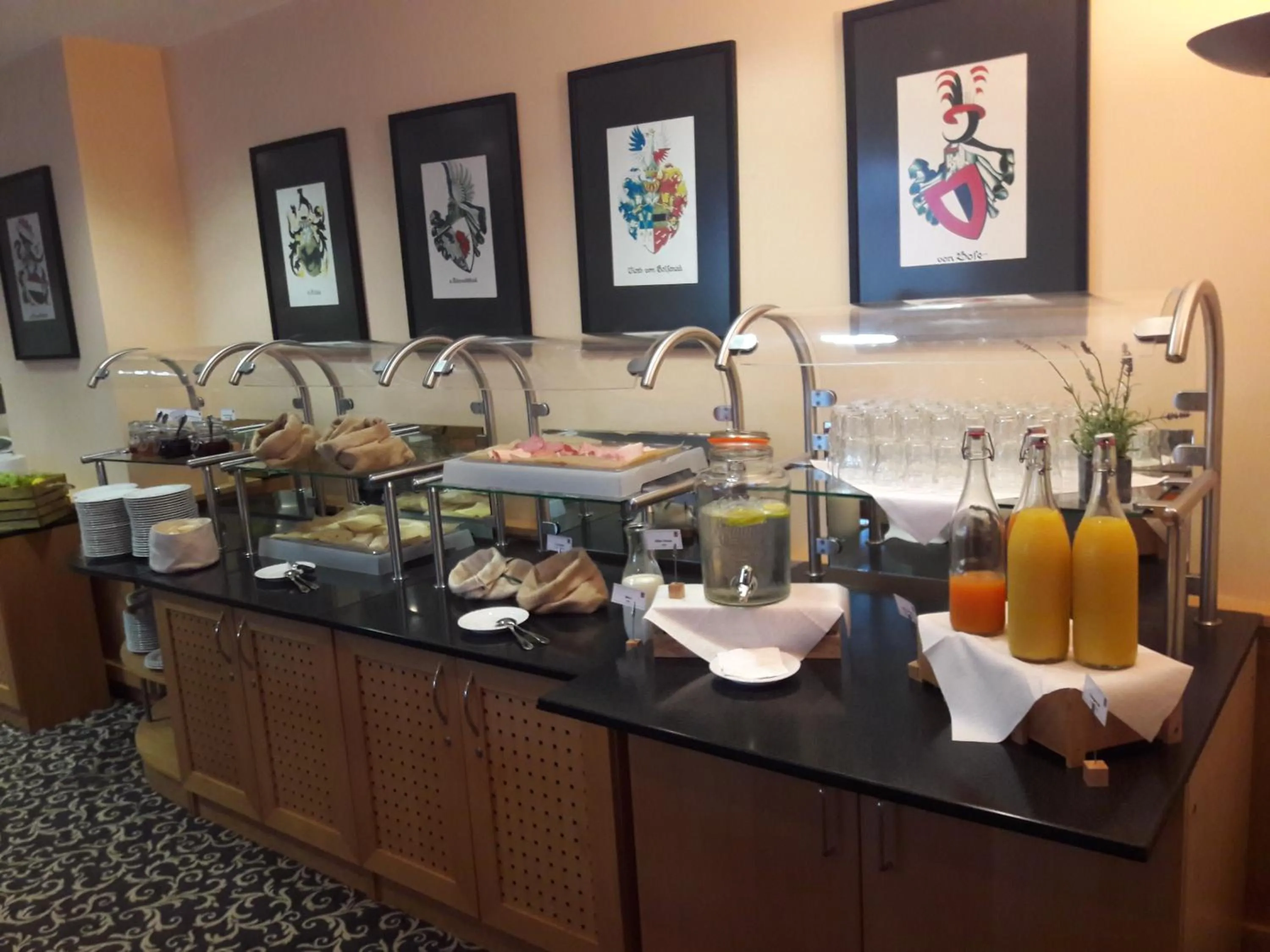 Buffet breakfast in Hotel Schloss Schweinsburg