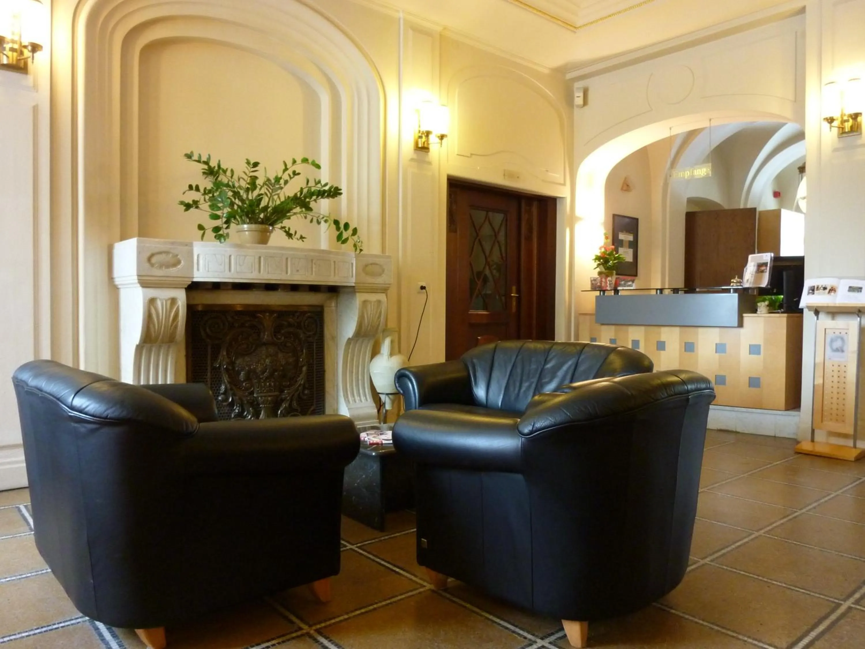 Lobby or reception in Hotel Schloss Schweinsburg