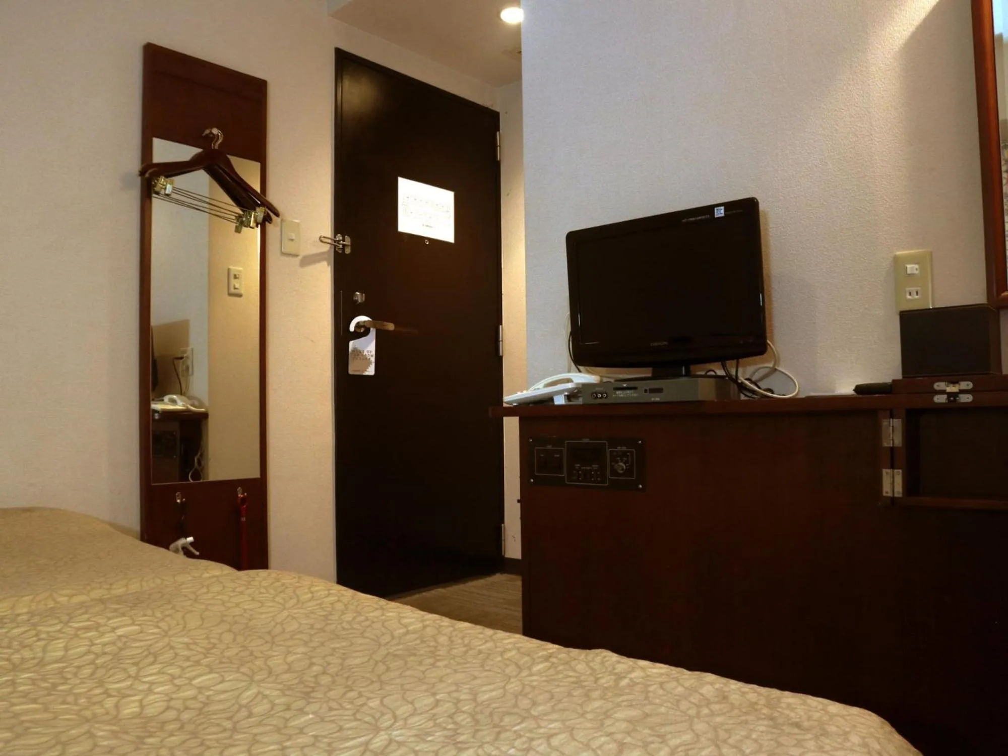 Photo of the whole room in Hamamatsu Station Hotel