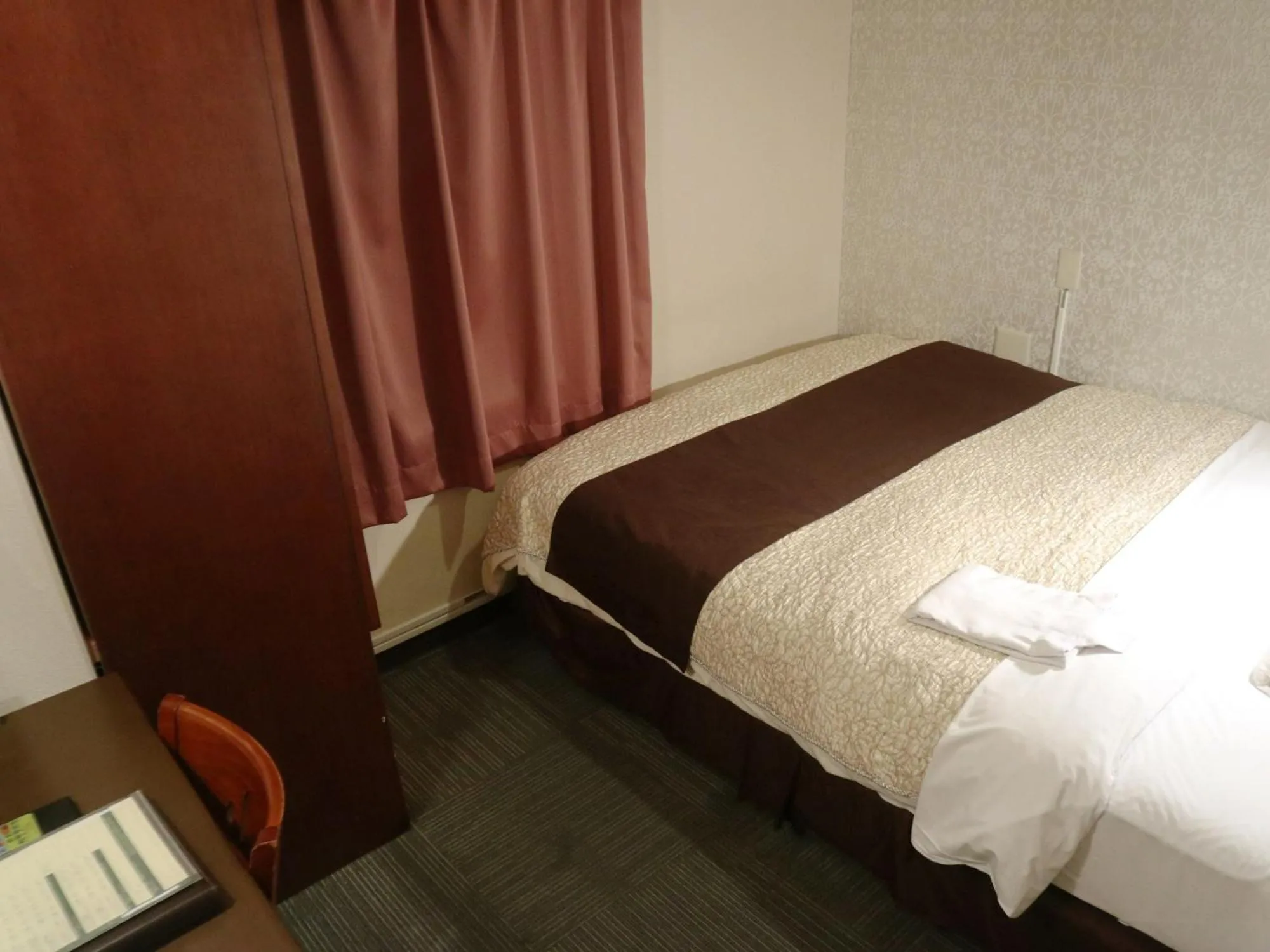 Photo of the whole room in Hamamatsu Station Hotel